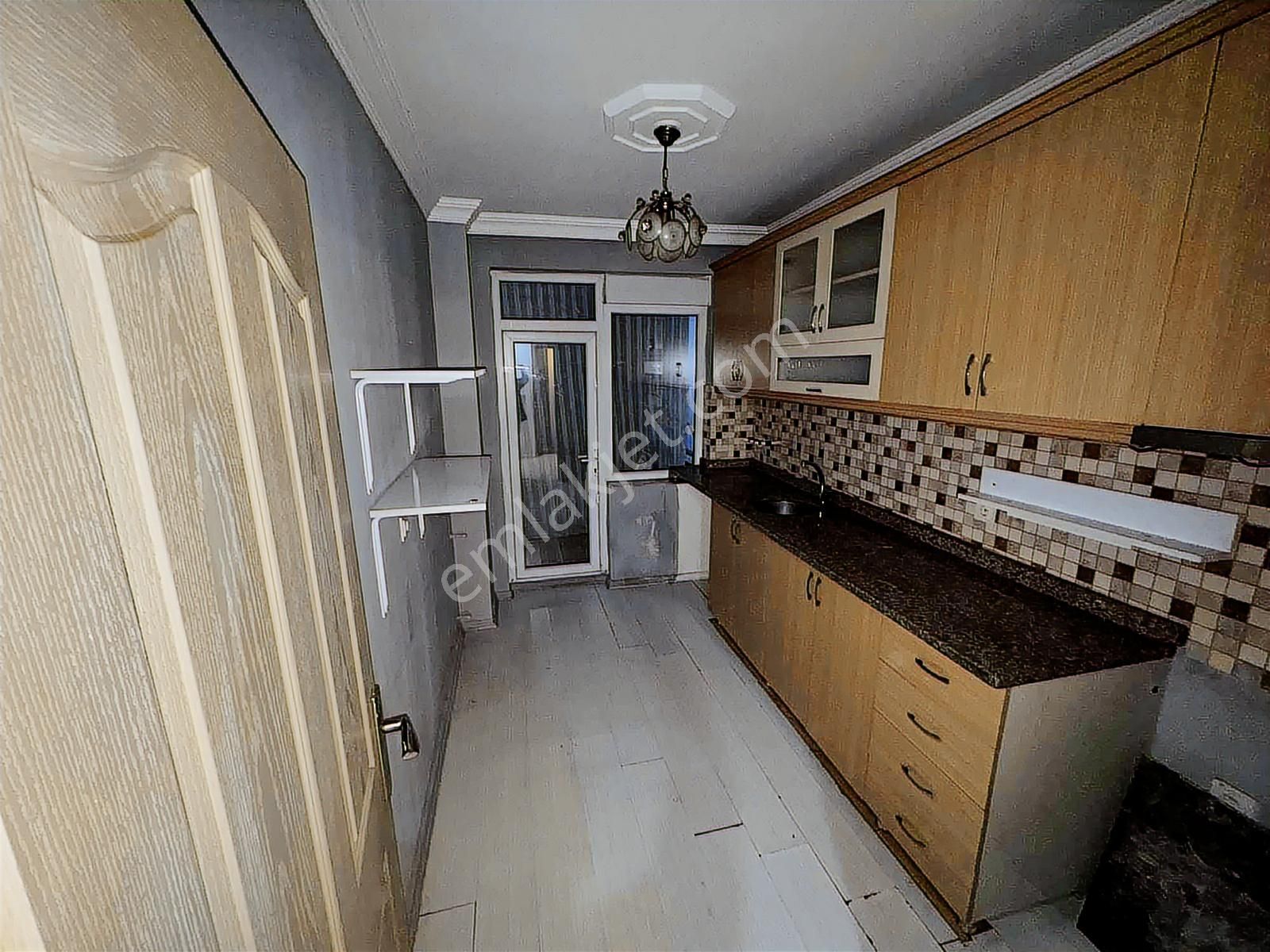 A K Mutludan Ahatlıda Diş Hastanesi Yakını 2+1 Katta Daire - Görsel 12