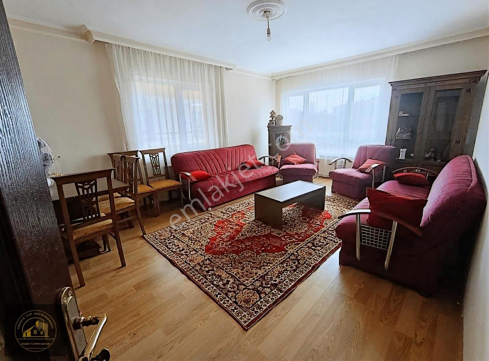 Göl Manzaralı Eşyalı Kiralık 3+1 Daire