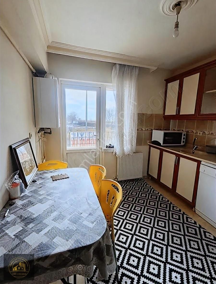 Göl Manzaralı Eşyalı Kiralık 3+1 Daire - Görsel 4