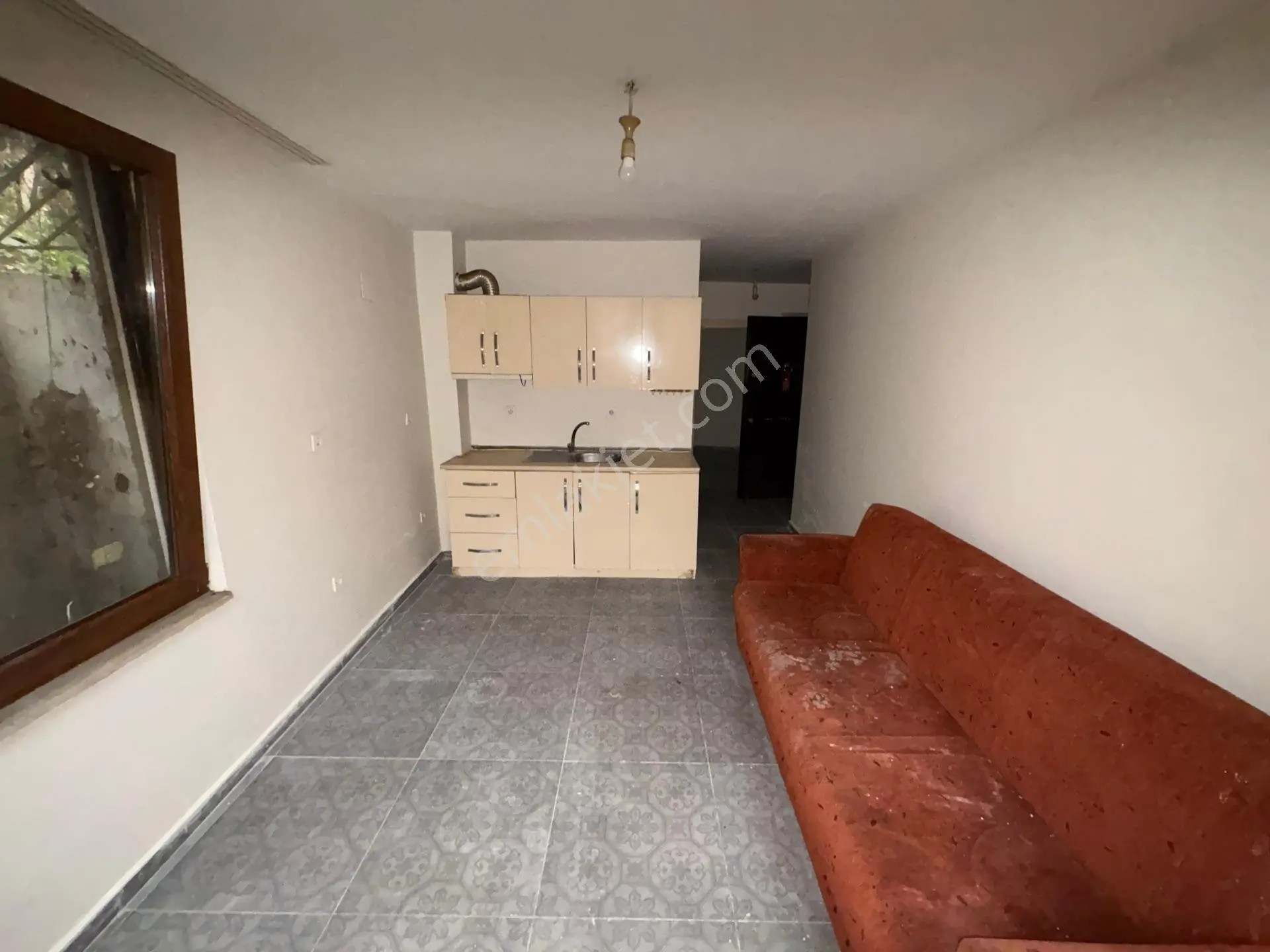 Marmara'dan Ayşekadın Ana Cadde 1+1 Satılık Daire - Görsel 2