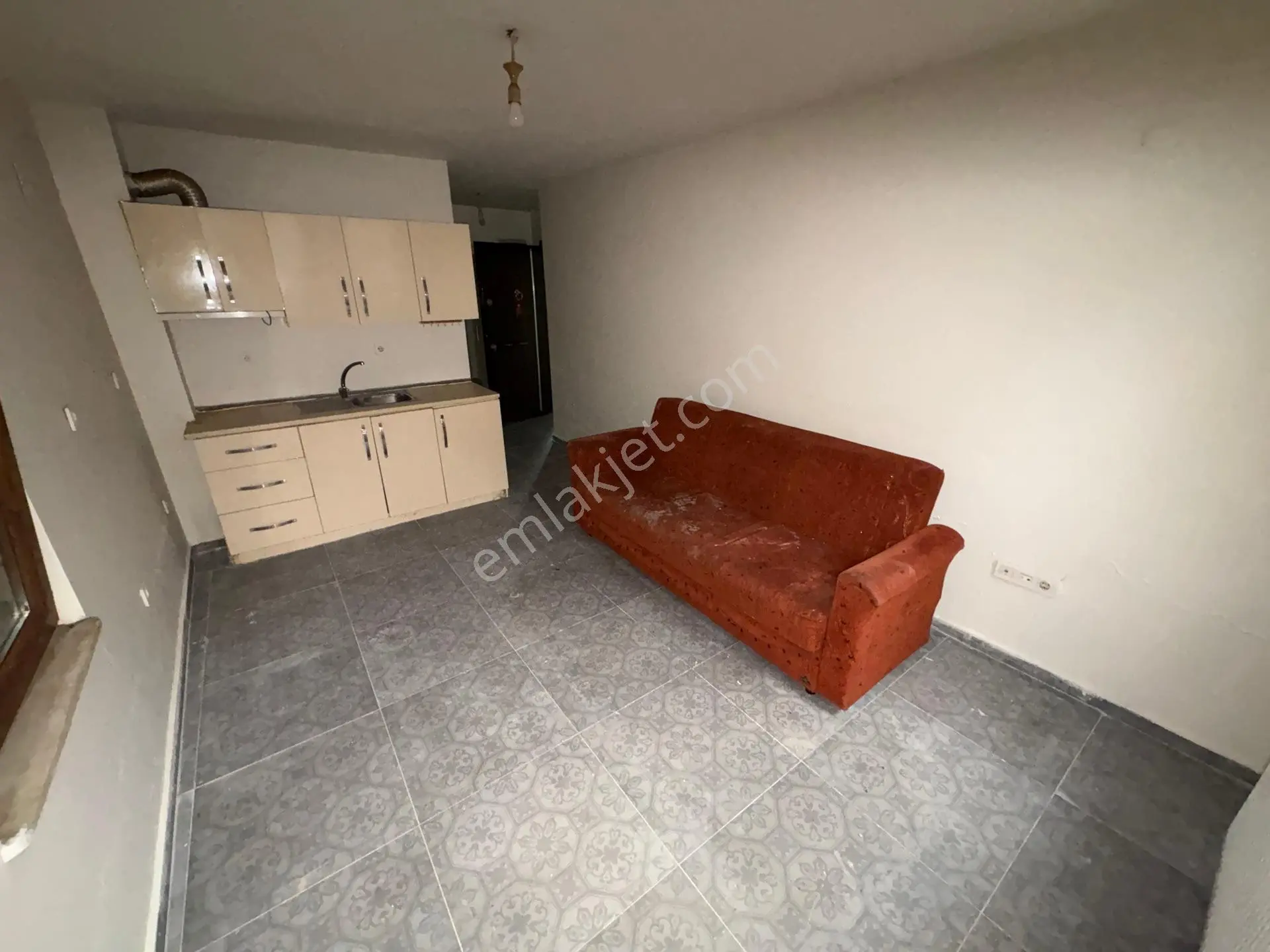 Marmara'dan Ayşekadın Ana Cadde 1+1 Satılık Daire - Görsel 3