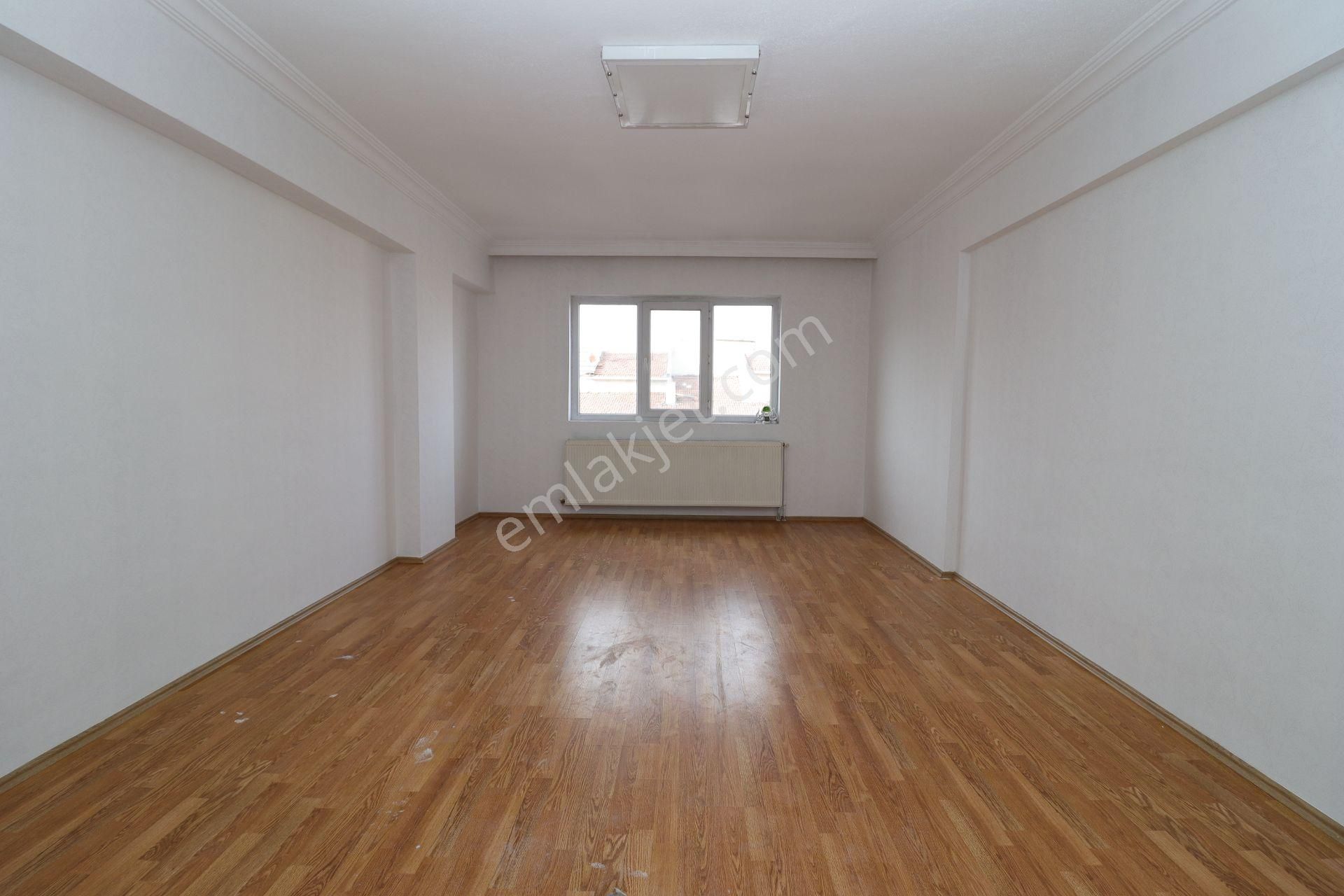 Etimesgut Elvan'da 1544 Cad Üstünde Manzaralı 5+1 Teraslı Daire - Görsel 2