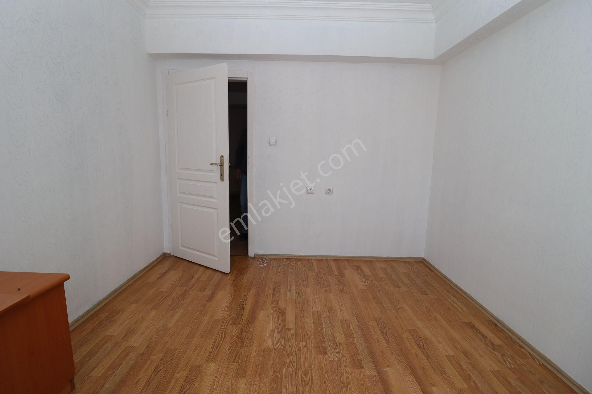 Etimesgut Elvan'da 1544 Cad Üstünde Manzaralı 5+1 Teraslı Daire - Görsel 14