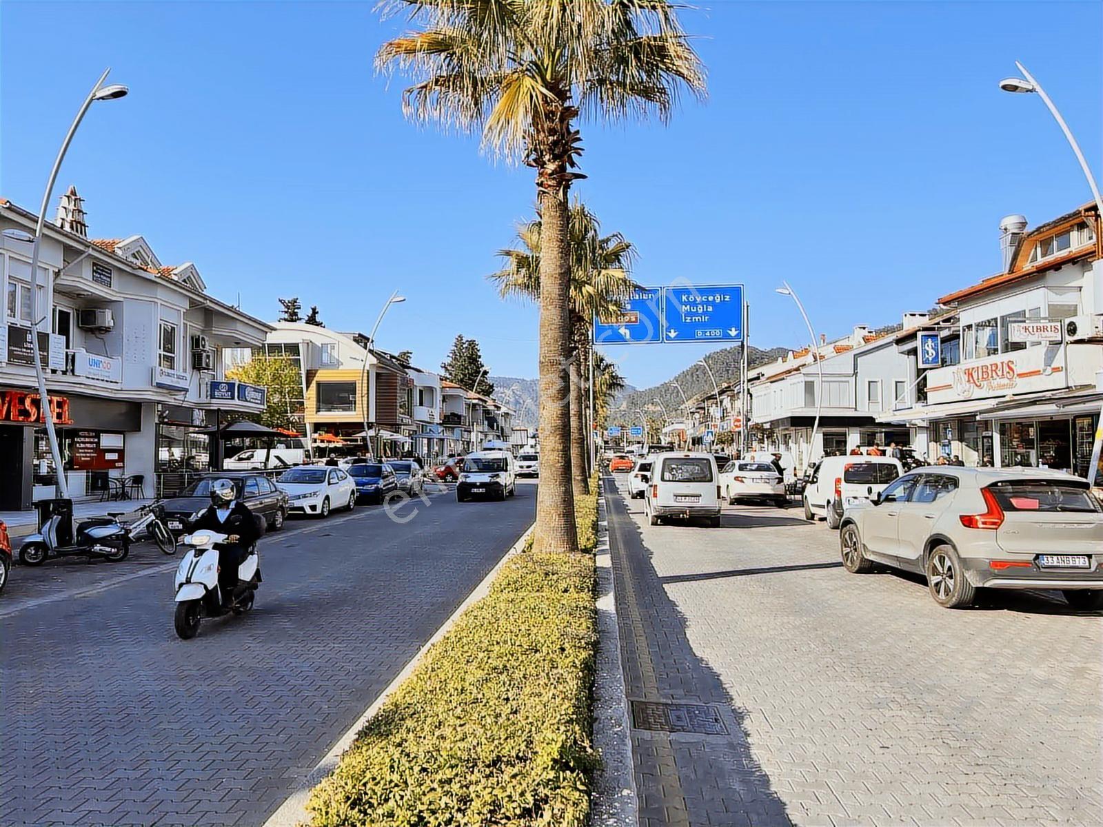 Marmaris Merkez'de İşlek Caddede Devren Kiralık Kurumsal Mağaza - Görsel 3