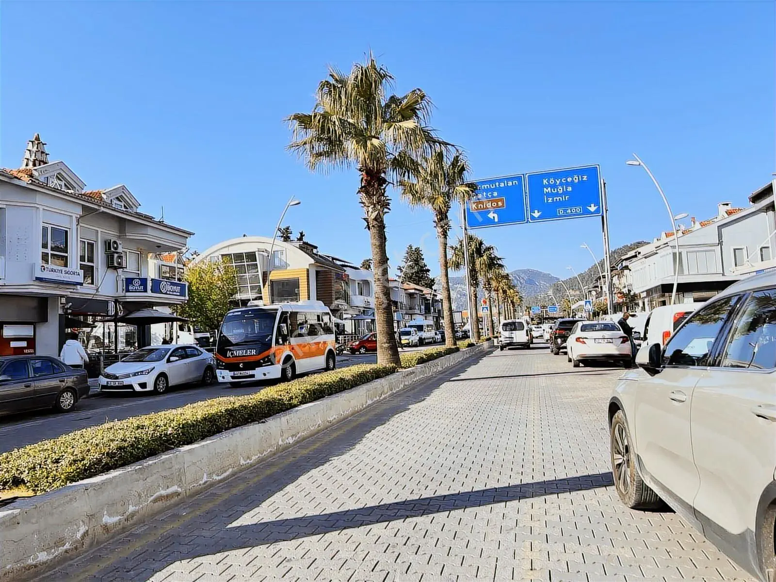 Marmaris Merkez'de İşlek Caddede Devren Kiralık Kurumsal Mağaza