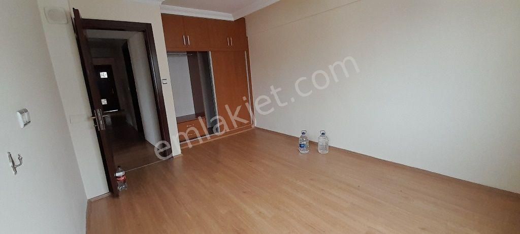 Ender Uysaldan Zeytinköy Mahallesin De 3+1 Balkonlu Depozitosuz Kiralık Daire... - Görsel 10