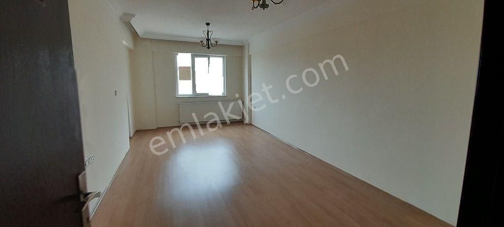 Ender Uysaldan Zeytinköy Mahallesin De 3+1 Balkonlu Depozitosuz Kiralık Daire... - Görsel 8