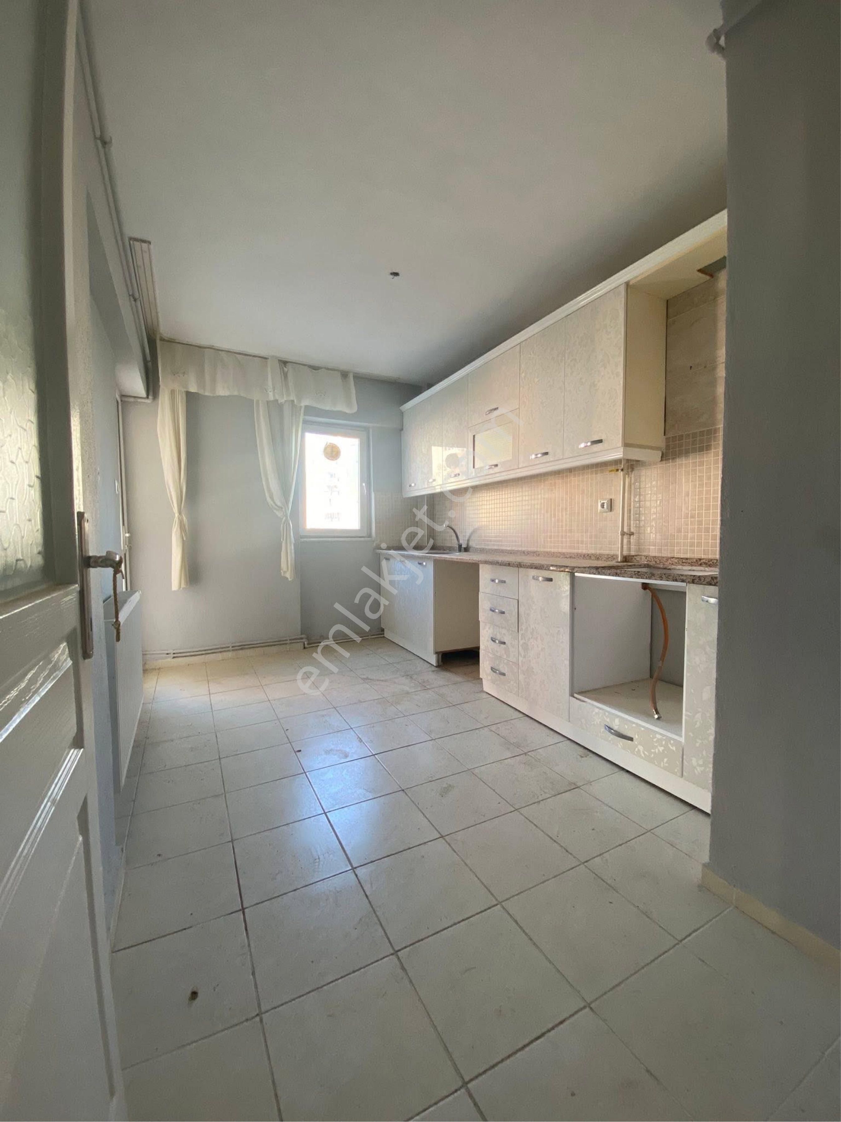 Yıldıztepe Belediye Konutlarında 3+1 Ara Kat - Görsel 10