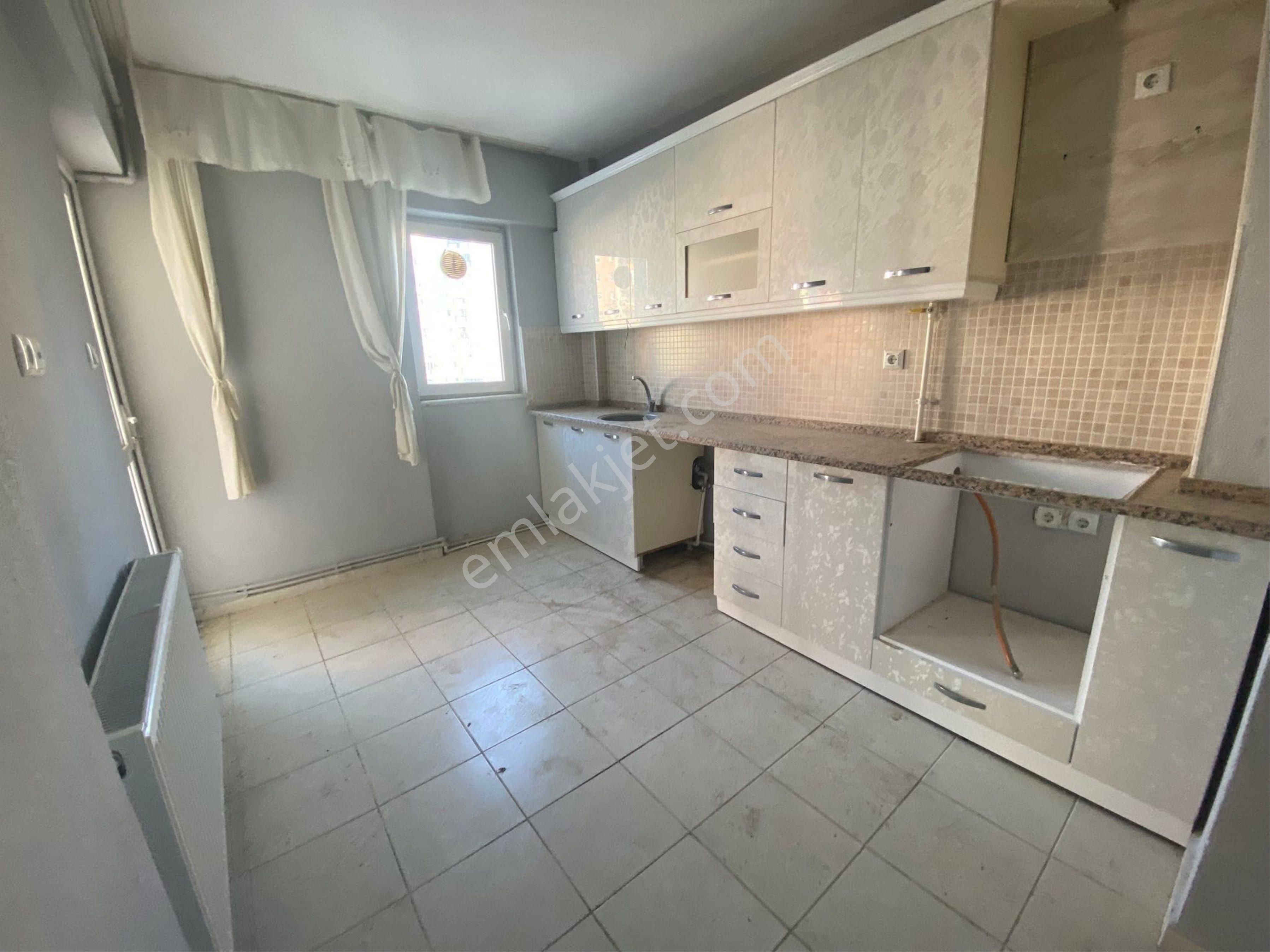 Yıldıztepe Belediye Konutlarında 3+1 Ara Kat - Görsel 17