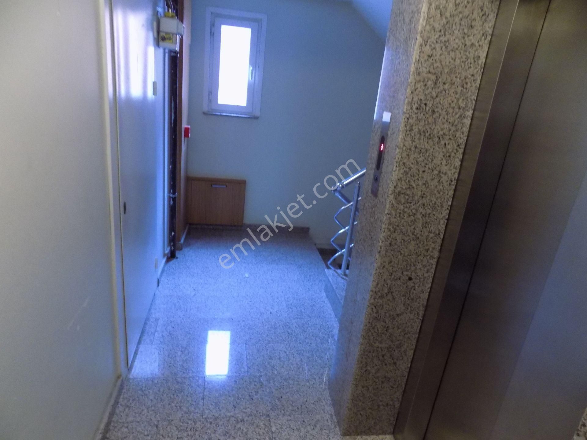 Kartal Orhantepe Sahıl/marmaray+unıversıte Yakın 3+1 Asansor+kombı/katta Tek - Görsel 8