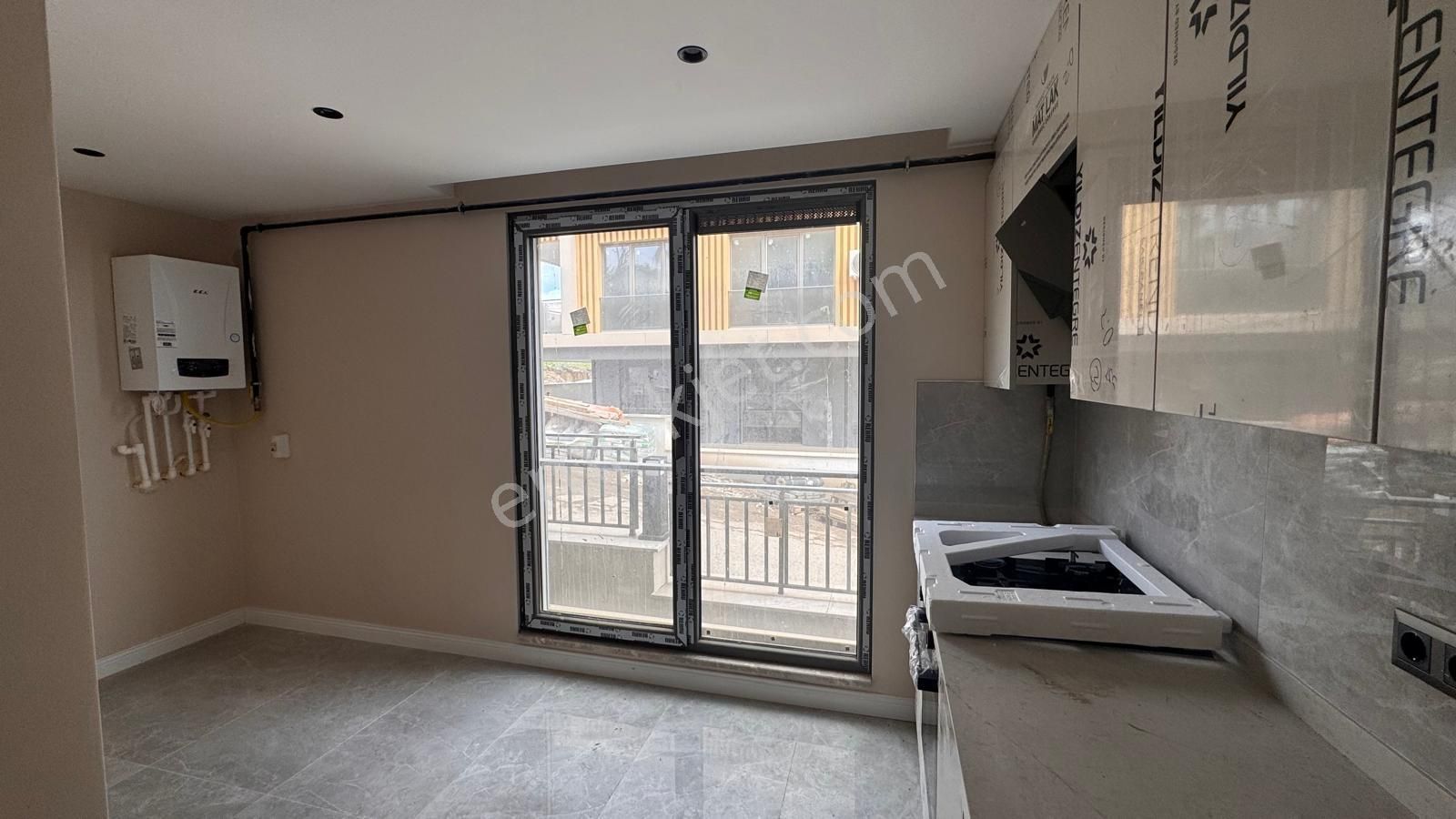 Remax Anı 'dan Çengelköy 'de Geniş Ve Ferah Satılık 4+1 Daire - Görsel 14