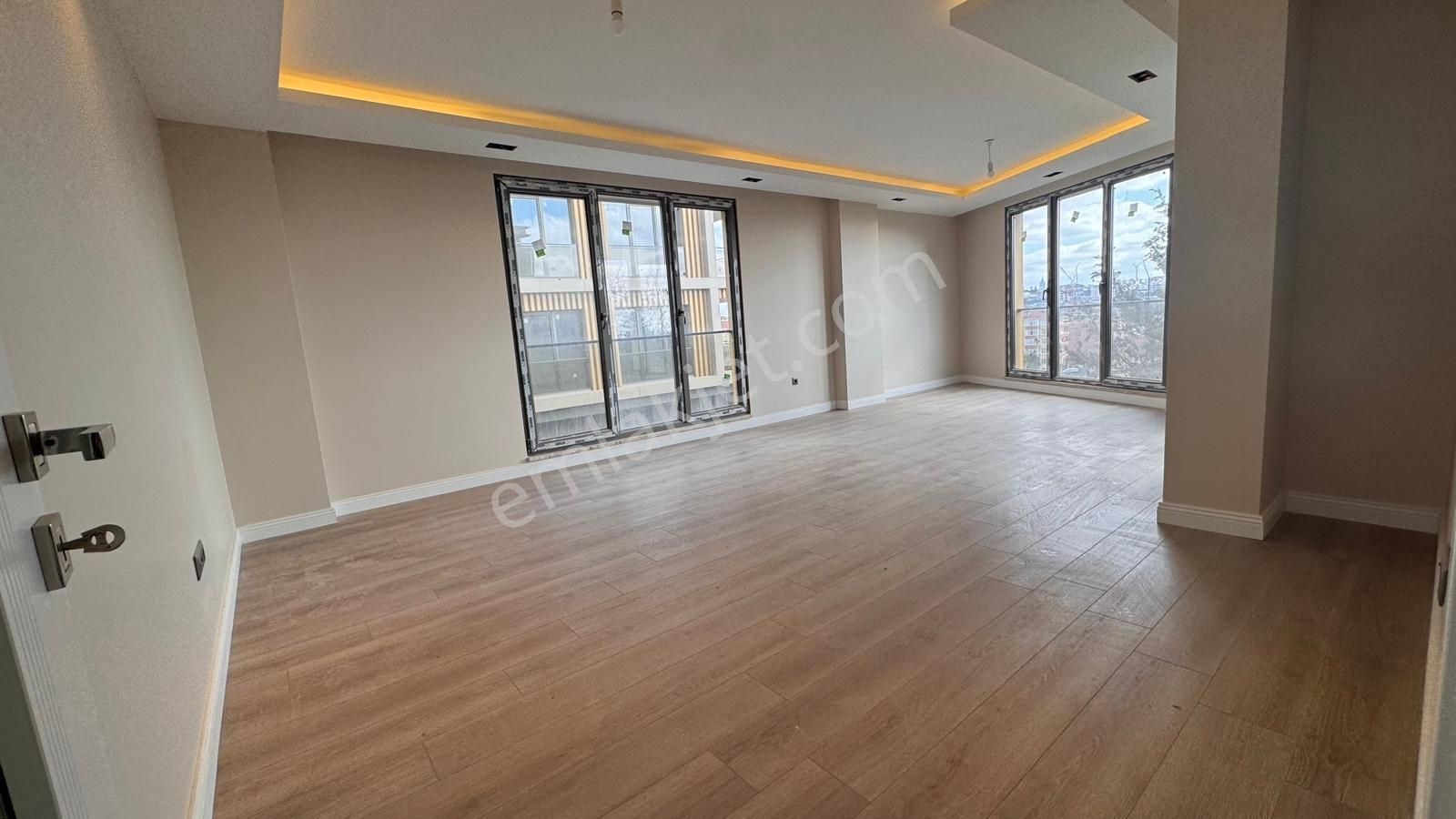 Remax Anı 'dan Çengelköy 'de Geniş Ve Ferah Satılık 4+1 Daire - Görsel 3