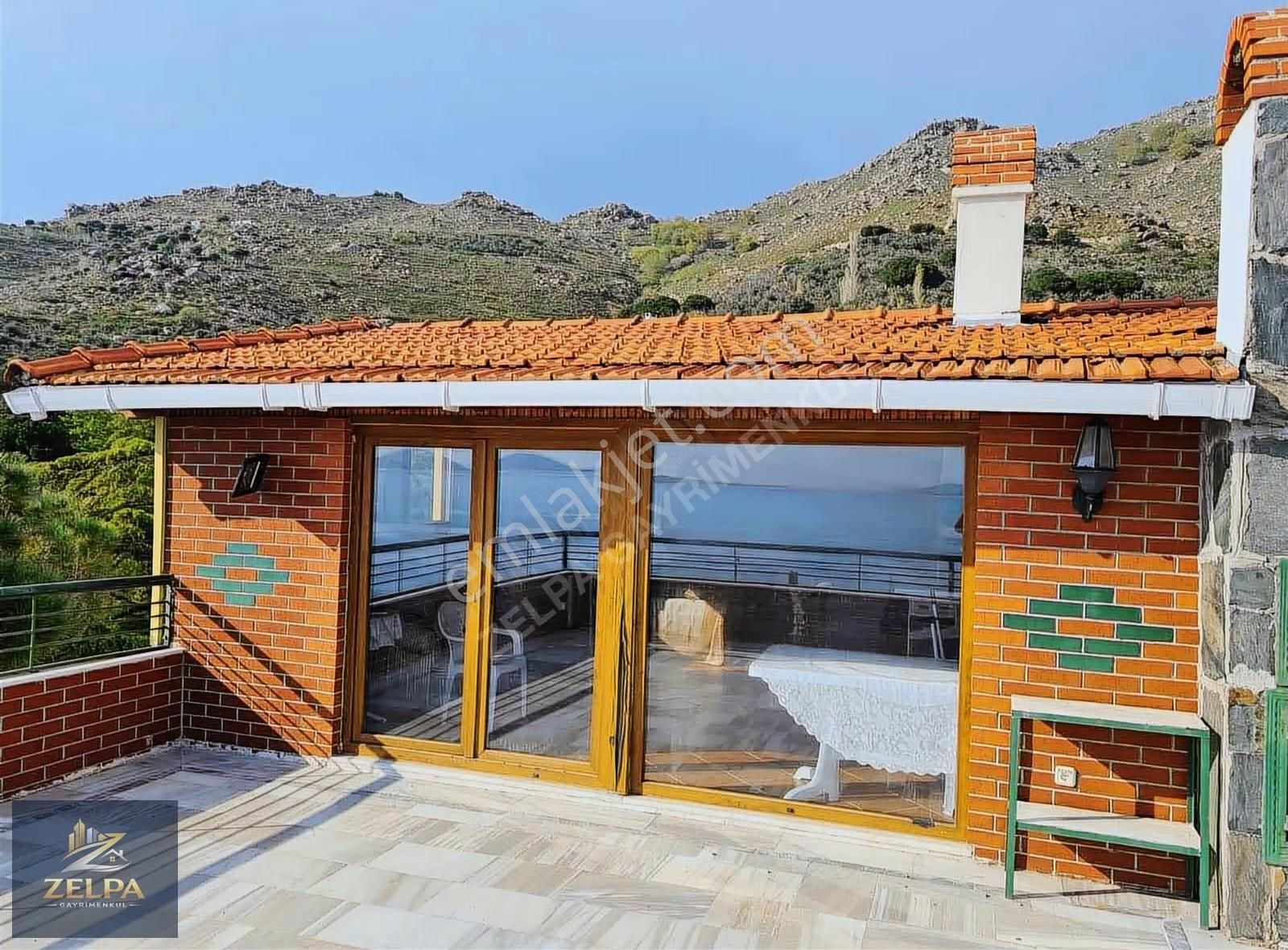 Marmara Adası' Nda Kendine Ait Koylu 3 Katlı 517 M2 Arsalı Villa - Görsel 2