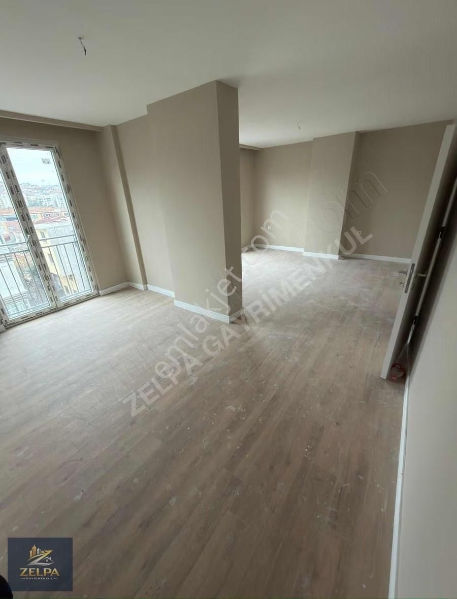 Baharyakada Geniş Metrekareli Acil Satılık 4+1 Daire - Görsel 13