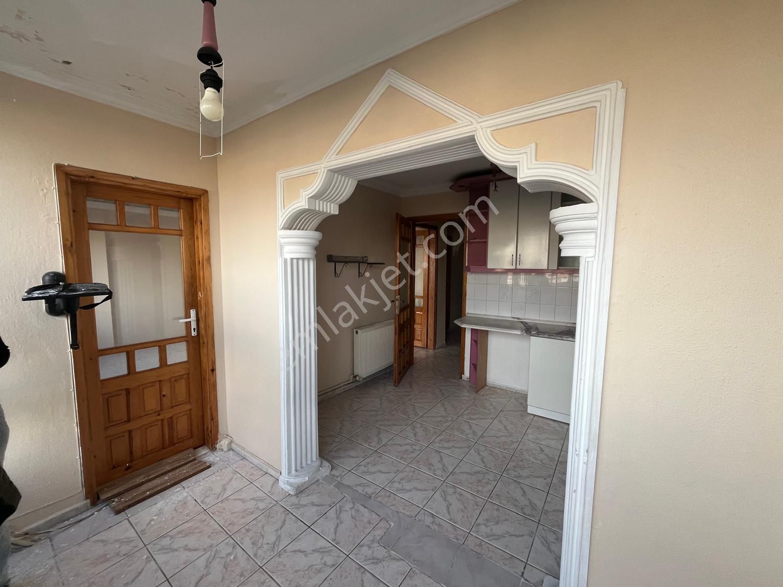 C.b. Route | Merkezi Konumda Denize Yakın Kiralık 5+1 Dubleks - Görsel 5