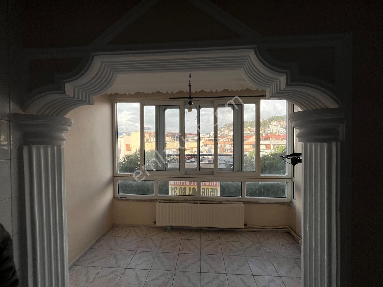 C.b. Route | Merkezi Konumda Denize Yakın Kiralık 5+1 Dubleks - Görsel 6