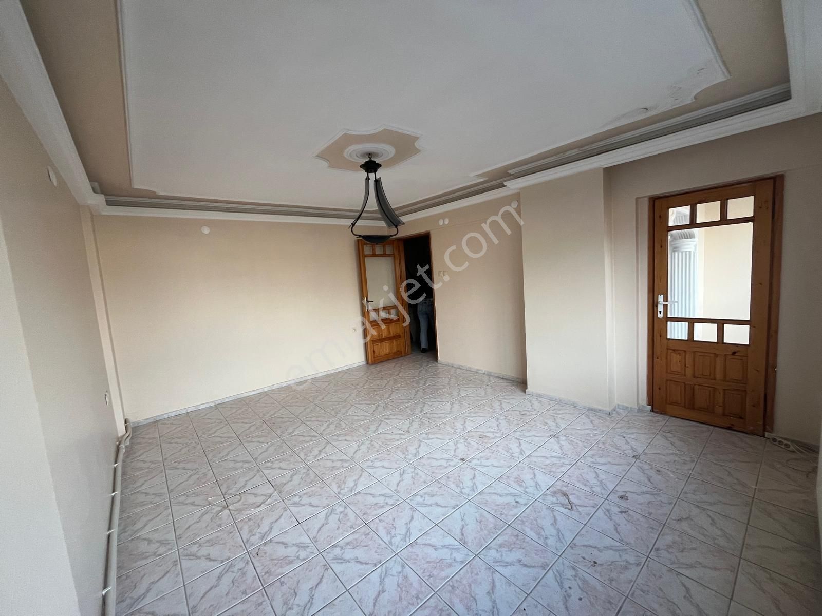 C.b. Route | Merkezi Konumda Denize Yakın Kiralık 5+1 Dubleks - Görsel 21