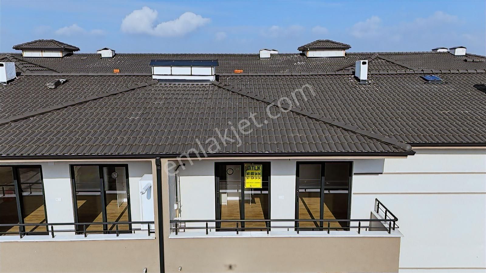 Akermax Gayrimenkulden Satılık Manzaralı Önü Açık Ferah Daire