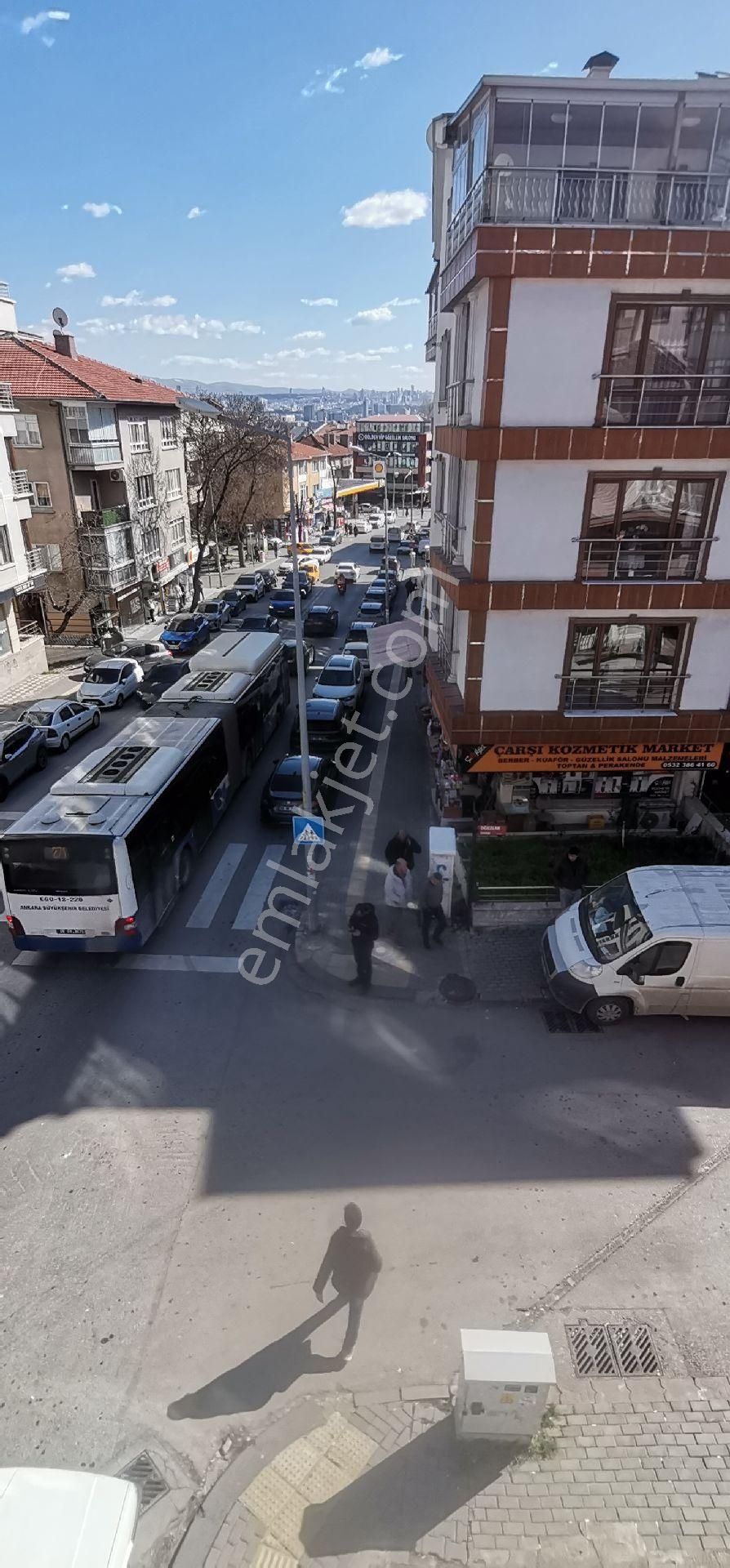 Yeşiloğlu Emlaktan Yenimahalle Merkezde Metro Yakınıında Bakımlı Katta 3+1 - Görsel 3