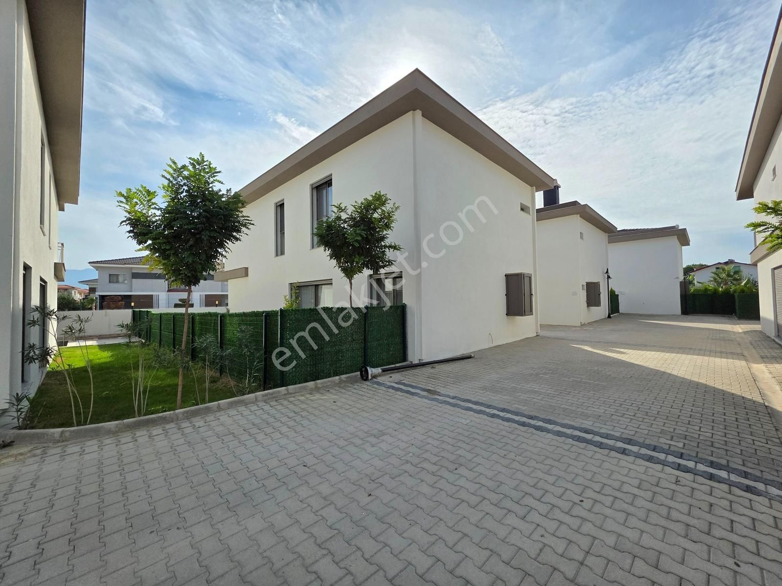 Kuşadasında Denize Yakın 4+1 Sıfır Müstakil Eşyalı Satılık Villa - Görsel 28