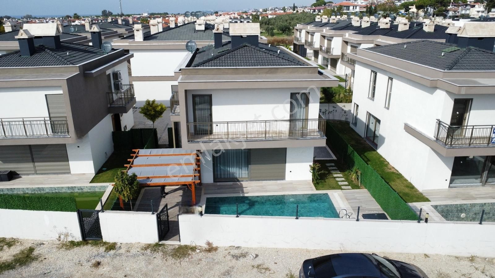 Kuşadasında Denize Yakın 4+1 Sıfır Müstakil Eşyalı Satılık Villa - Görsel 23