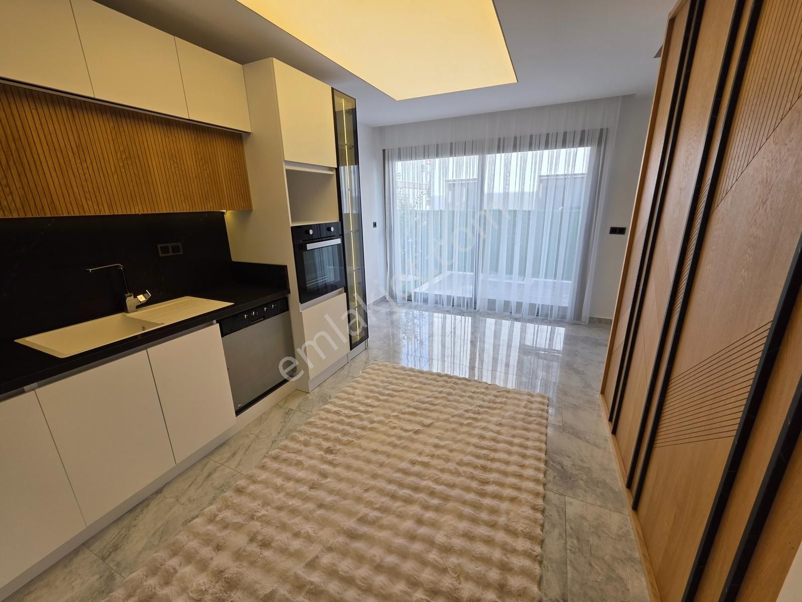 Kuşadasında Denize Yakın 4+1 Sıfır Müstakil Eşyalı Satılık Villa - Görsel 7