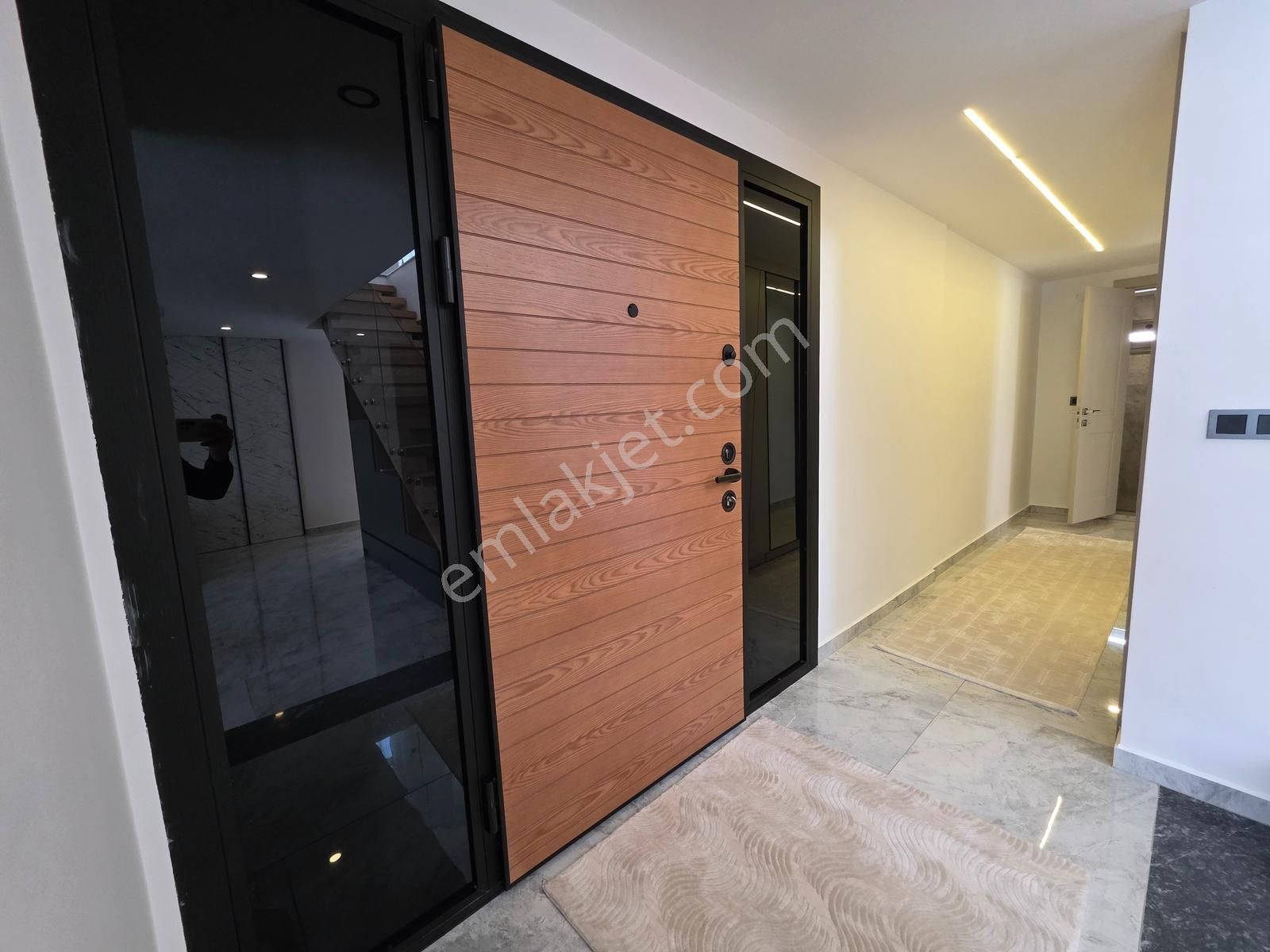 Kuşadasında Denize Yakın 4+1 Sıfır Müstakil Eşyalı Satılık Villa - Görsel 6