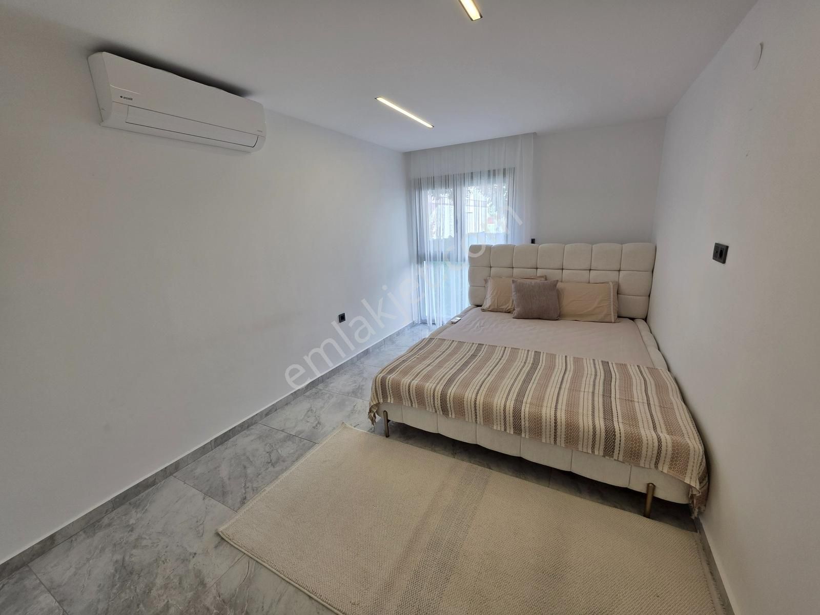 Kuşadasında Denize Yakın 4+1 Sıfır Müstakil Eşyalı Satılık Villa - Görsel 17