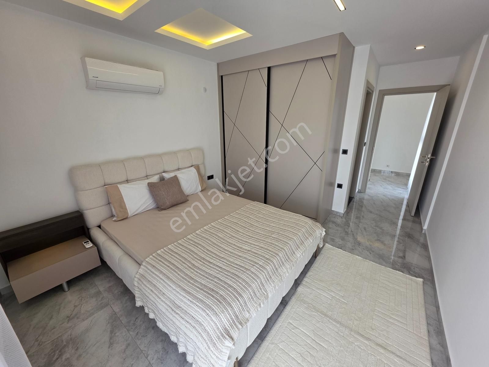 Kuşadasında Denize Yakın 4+1 Sıfır Müstakil Eşyalı Satılık Villa - Görsel 33