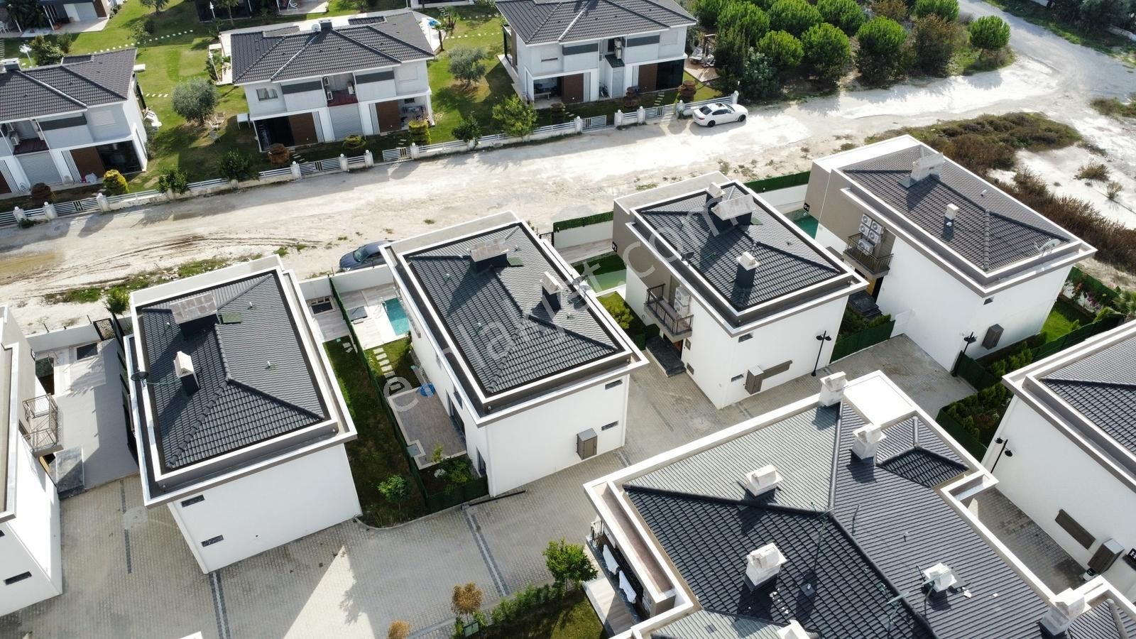 Kuşadasında Denize Yakın 4+1 Sıfır Müstakil Eşyalı Satılık Villa - Görsel 22