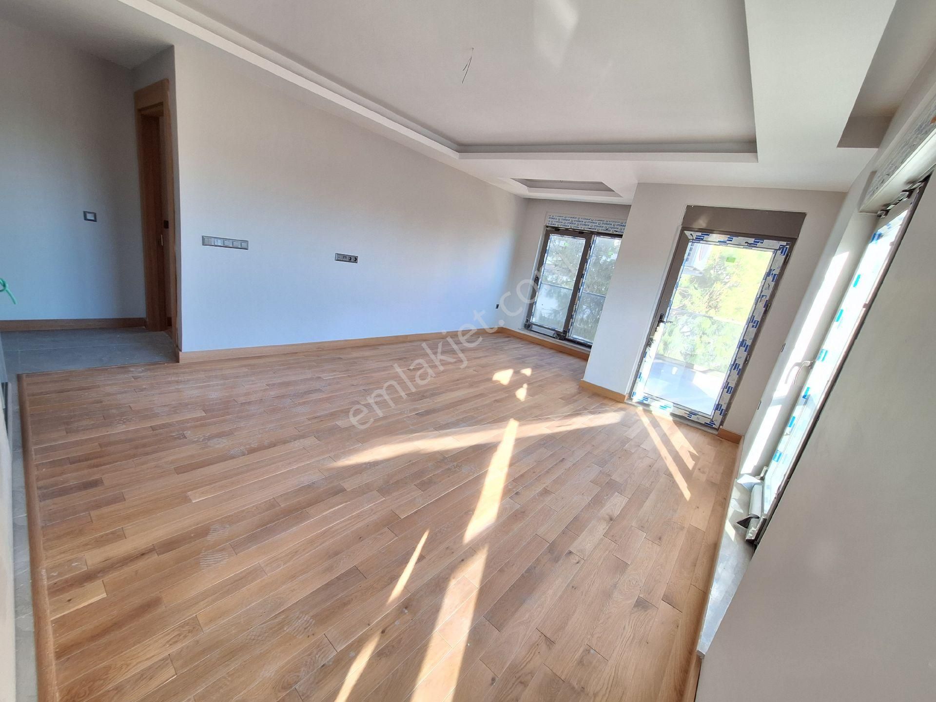 Konyaaltı Uncalı Mahallesinde Havuzlu Güvenlikli Site İçinde Yerden Isıtmalı Sıfır 2+1 Daire - Görsel 9