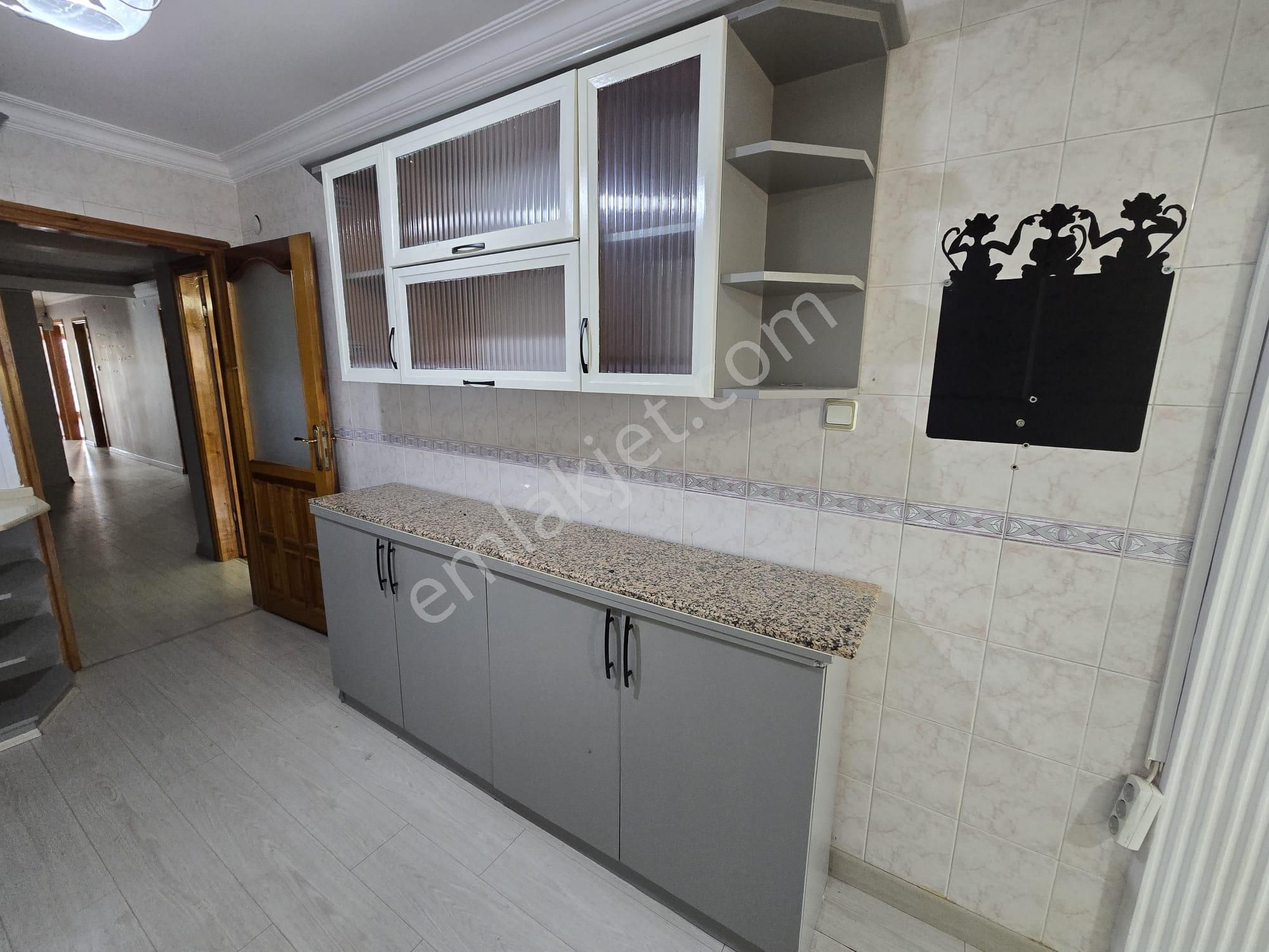 Karabağlar Üçkuyular Mahallesinde Doğalgazlı Kiralık 3+1 Daire - Görsel 6