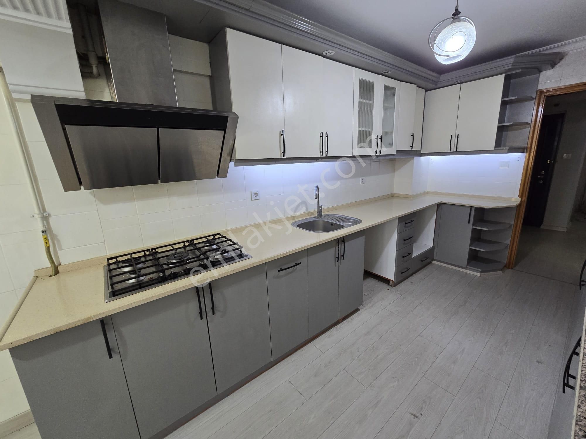 Karabağlar Üçkuyular Mahallesinde Doğalgazlı Kiralık 3+1 Daire