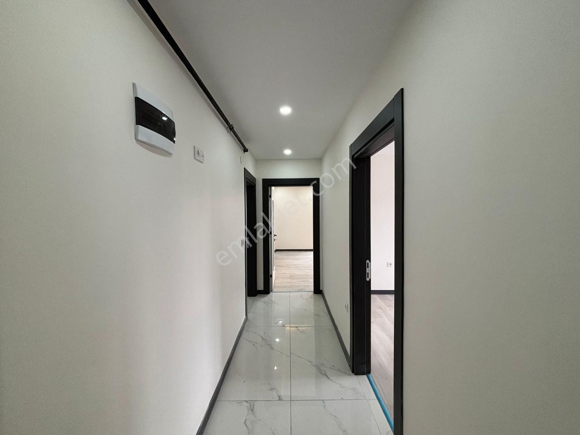 **eryıldız İnşaat'tan**fevzipaşa Merkezi Konumda İskanlı K.otoparklı 2+1**4.kat Güney Cephe - Görsel 27