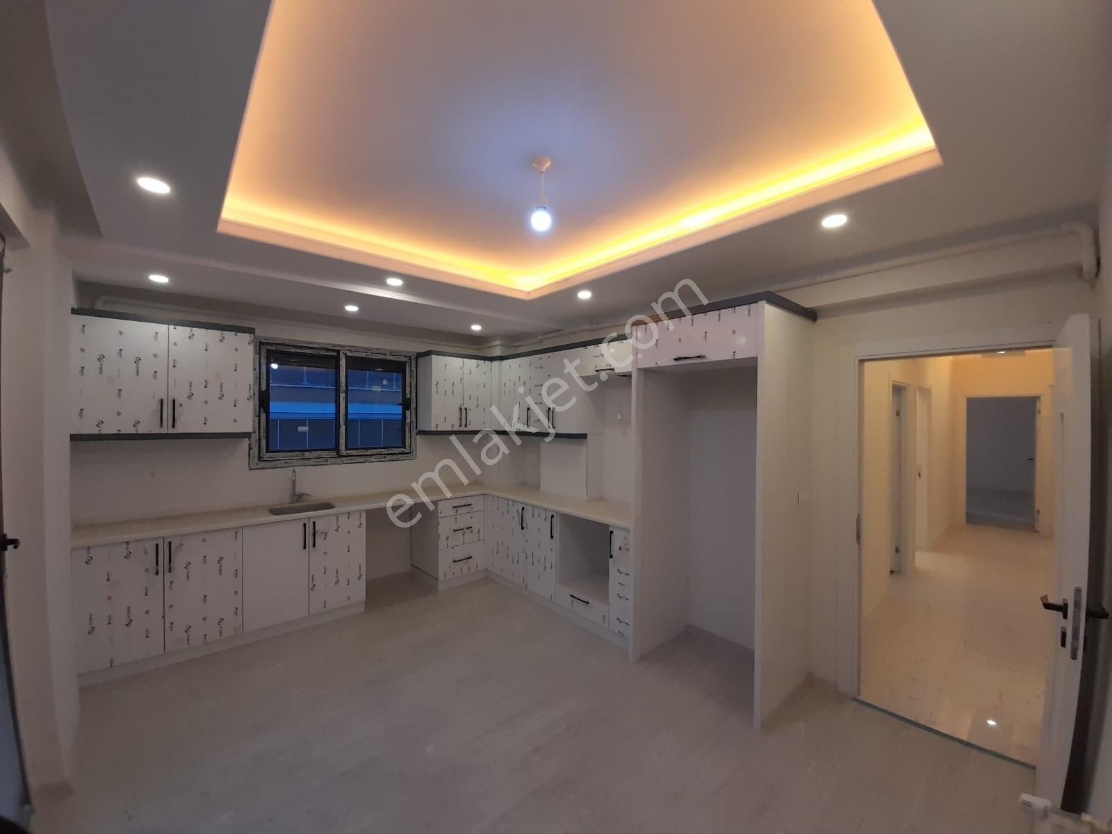 Salihli Kurtuluş Mahallesinde Satılık 3+1 160 M2 Daire