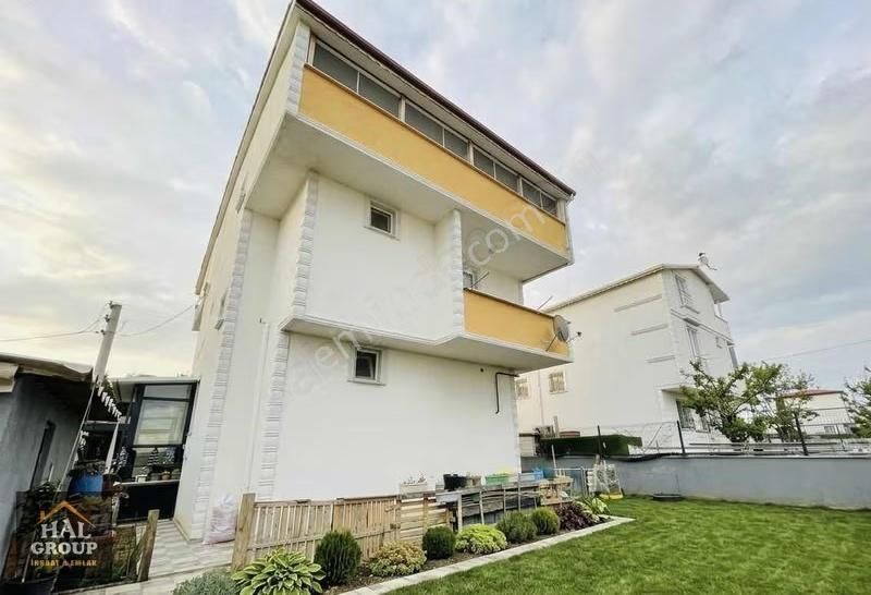 Hal İnşaat Firmasından Geniş Ailelere Özel 6+1 Merkezde Villa - Görsel 15