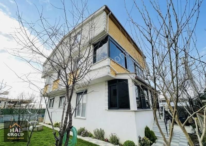 Hal İnşaat Firmasından Geniş Ailelere Özel 6+1 Merkezde Villa