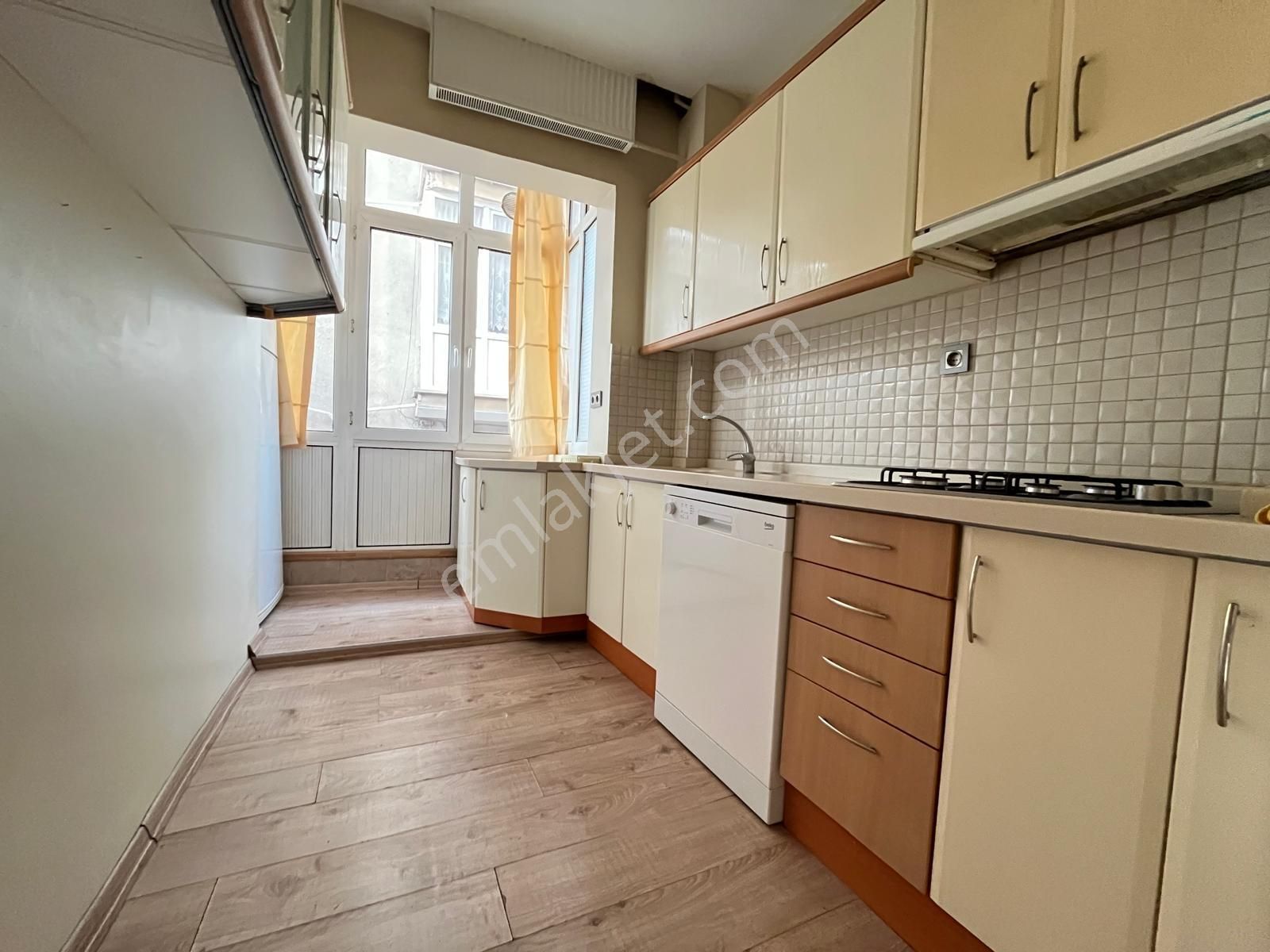 Sbell'den Milli Kütüphane Yakını Ara Katta Ön Cephede Yapılı 2+1