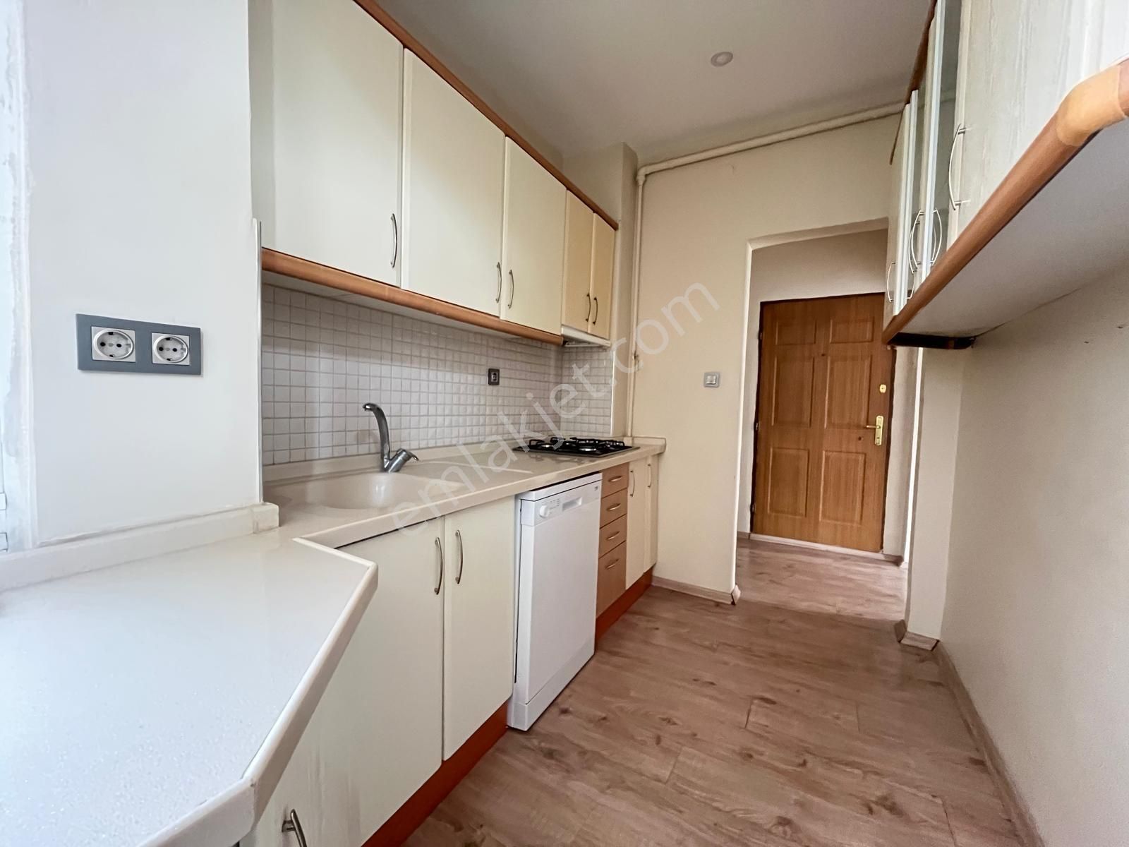 Sbell'den Milli Kütüphane Yakını Ara Katta Ön Cephede Yapılı 2+1 - Görsel 9