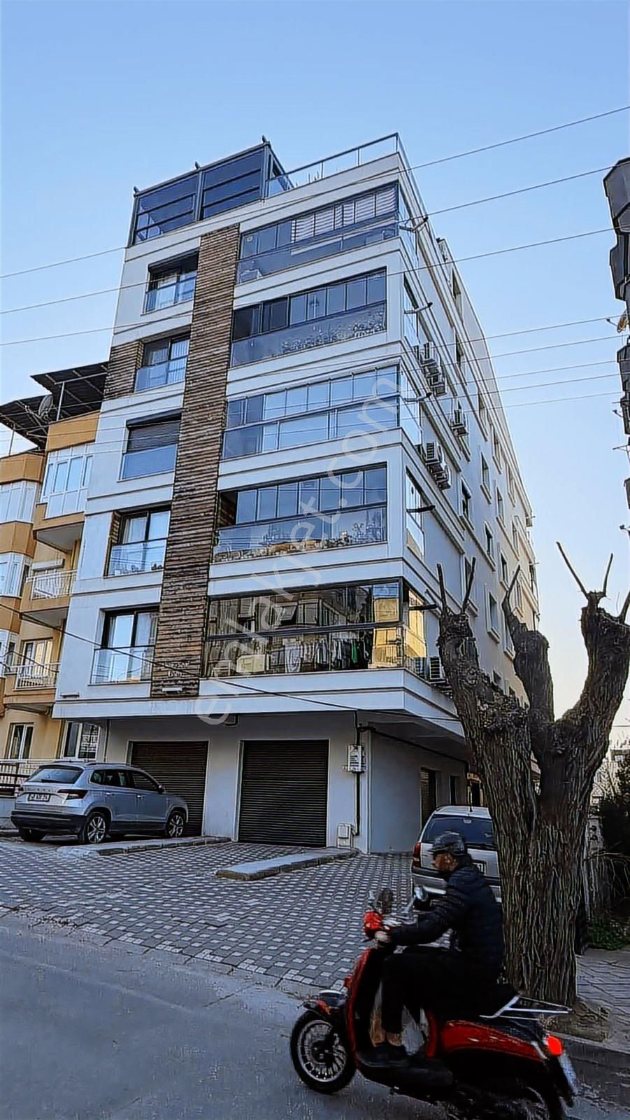 Salihli Aksoy Mahallesinde Satılık Arakat 3+1