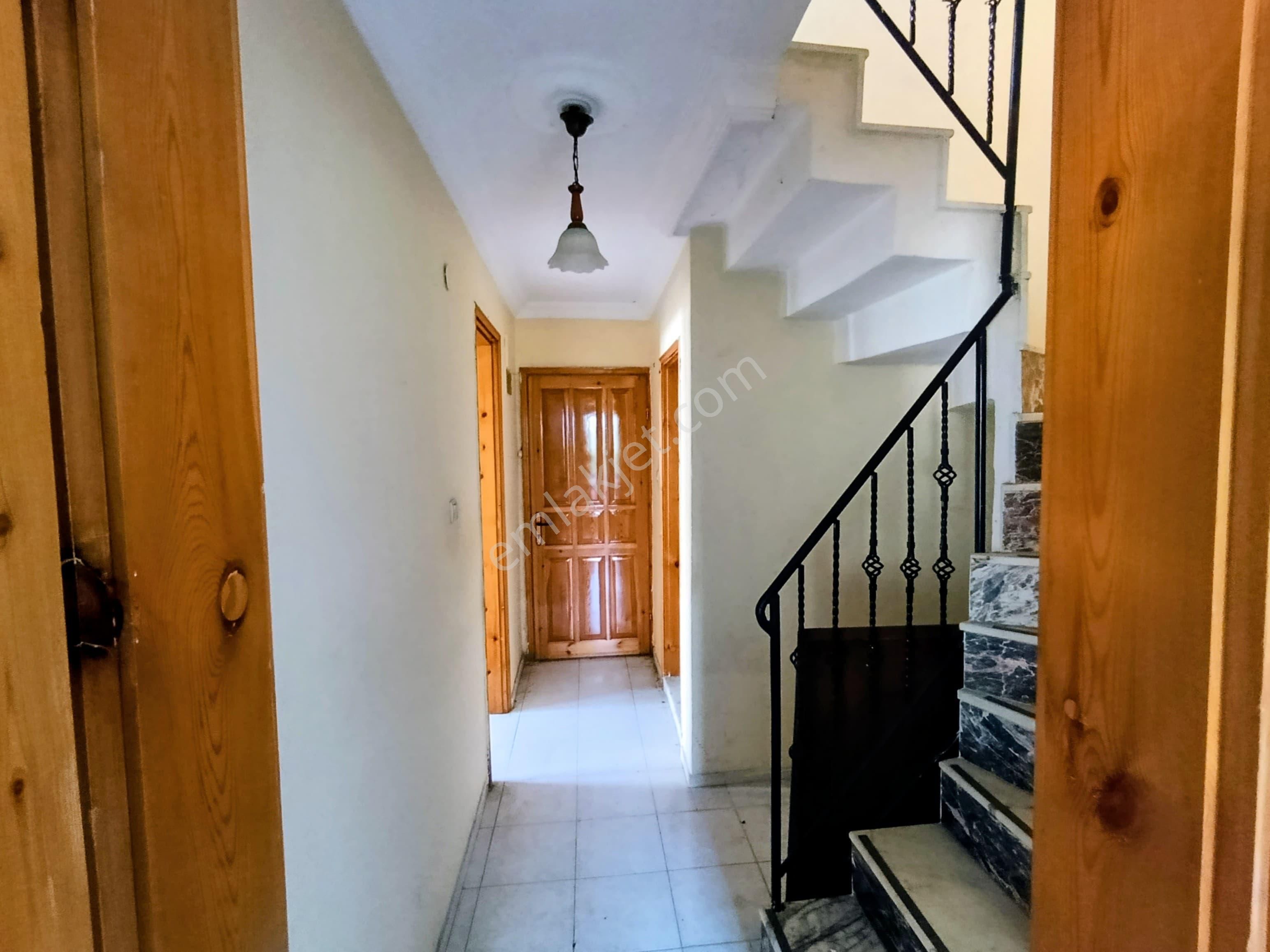 Güre’de Denize 100 Metre Mesafede Tripleks 5+1 Villa - Görsel 21
