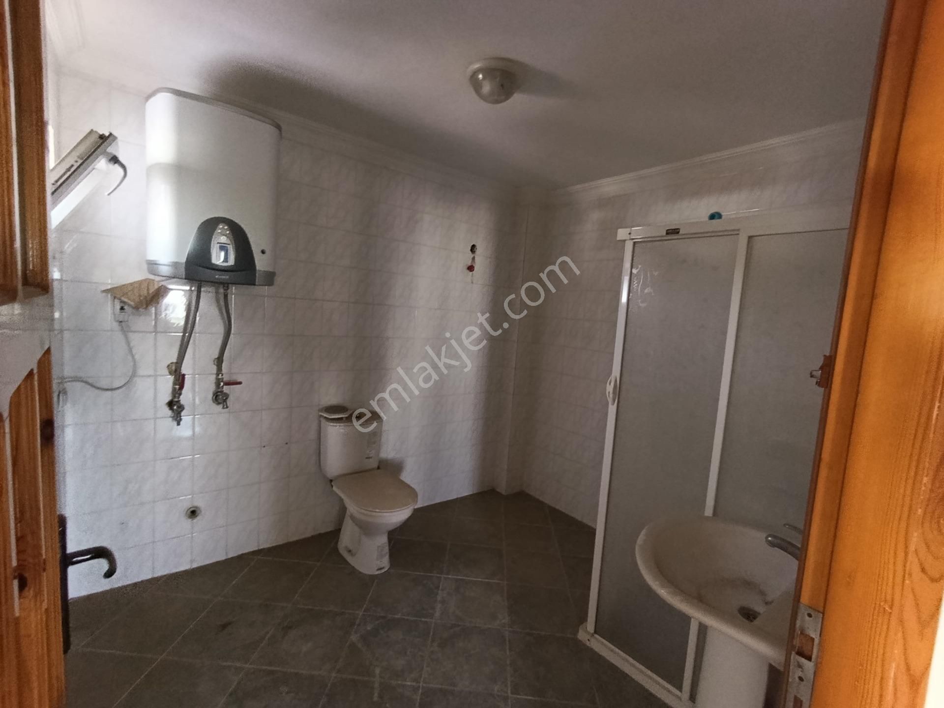 Güre’de Denize 100 Metre Mesafede Tripleks 5+1 Villa - Görsel 34