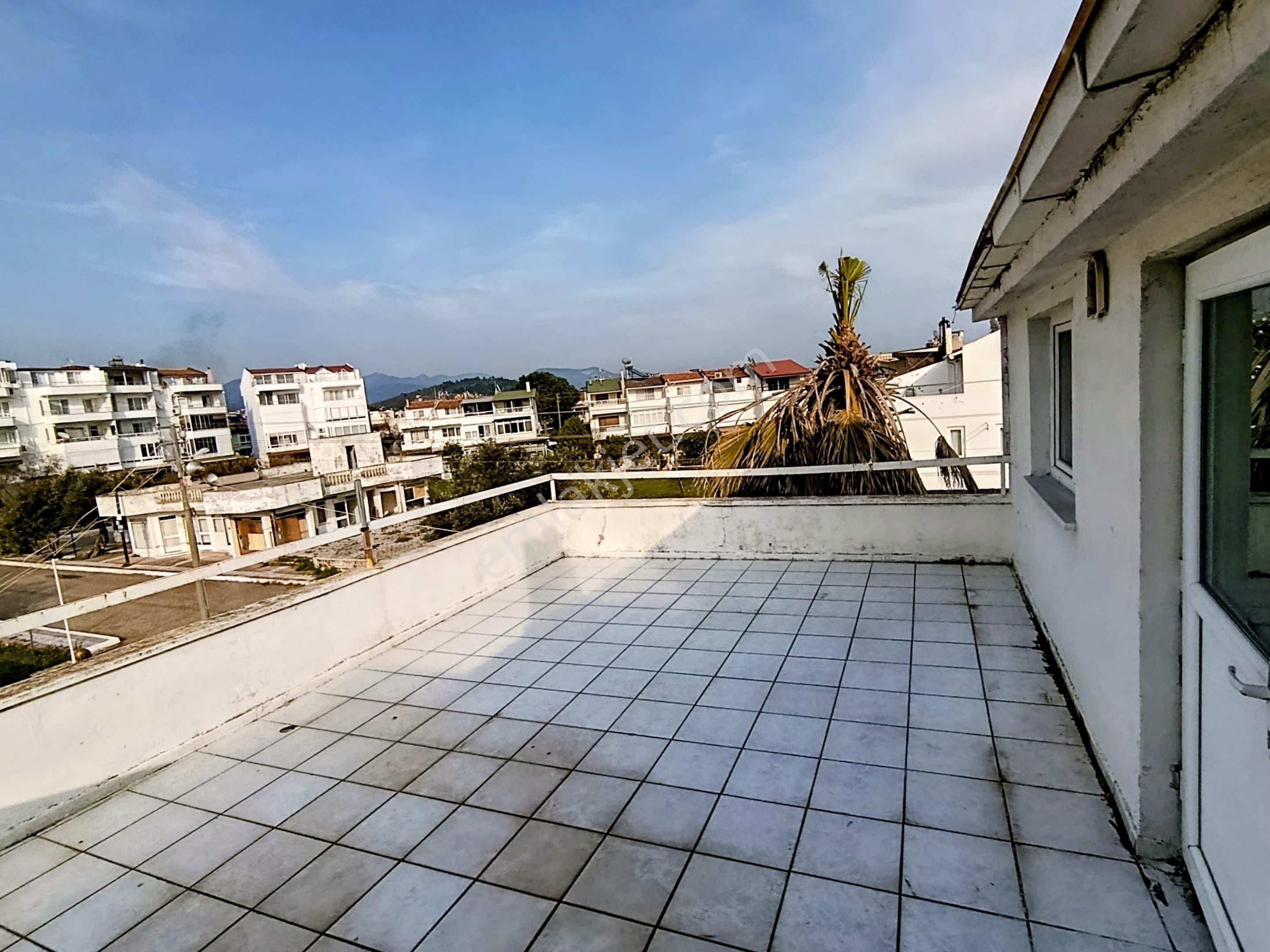 Güre’de Denize 100 Metre Mesafede Tripleks 5+1 Villa - Görsel 33