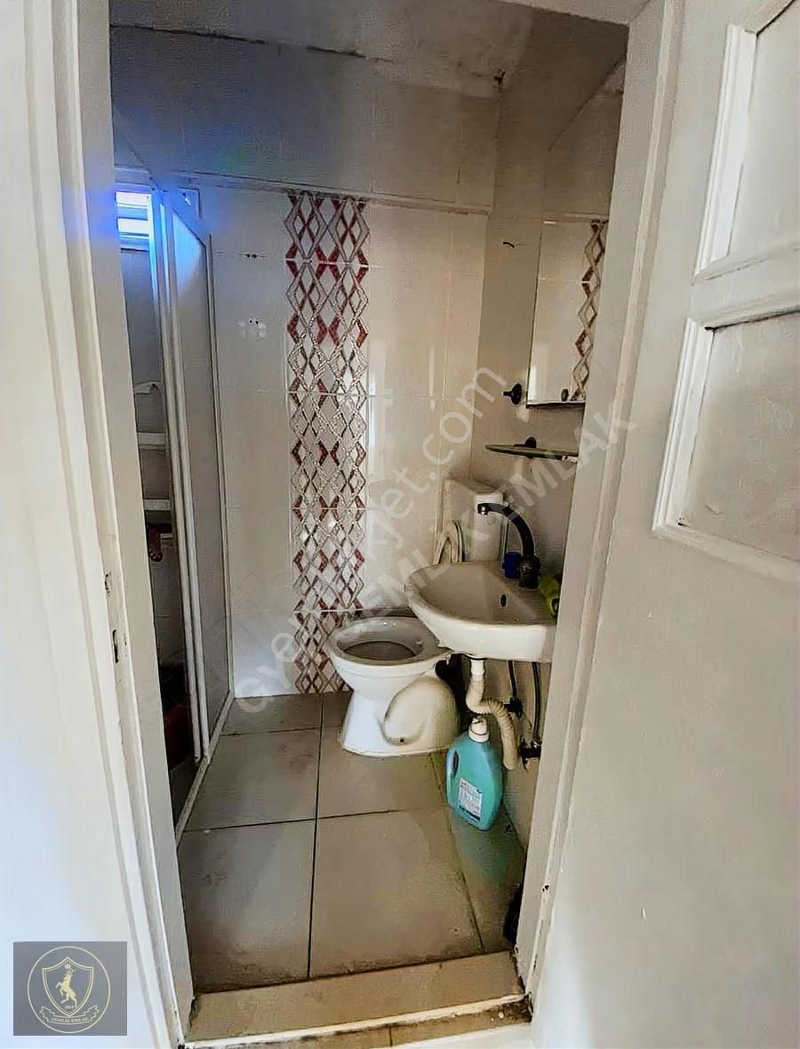 Gemlik Merkezde, Teraslı 2.5+1 Kiralık Daire - Görsel 3