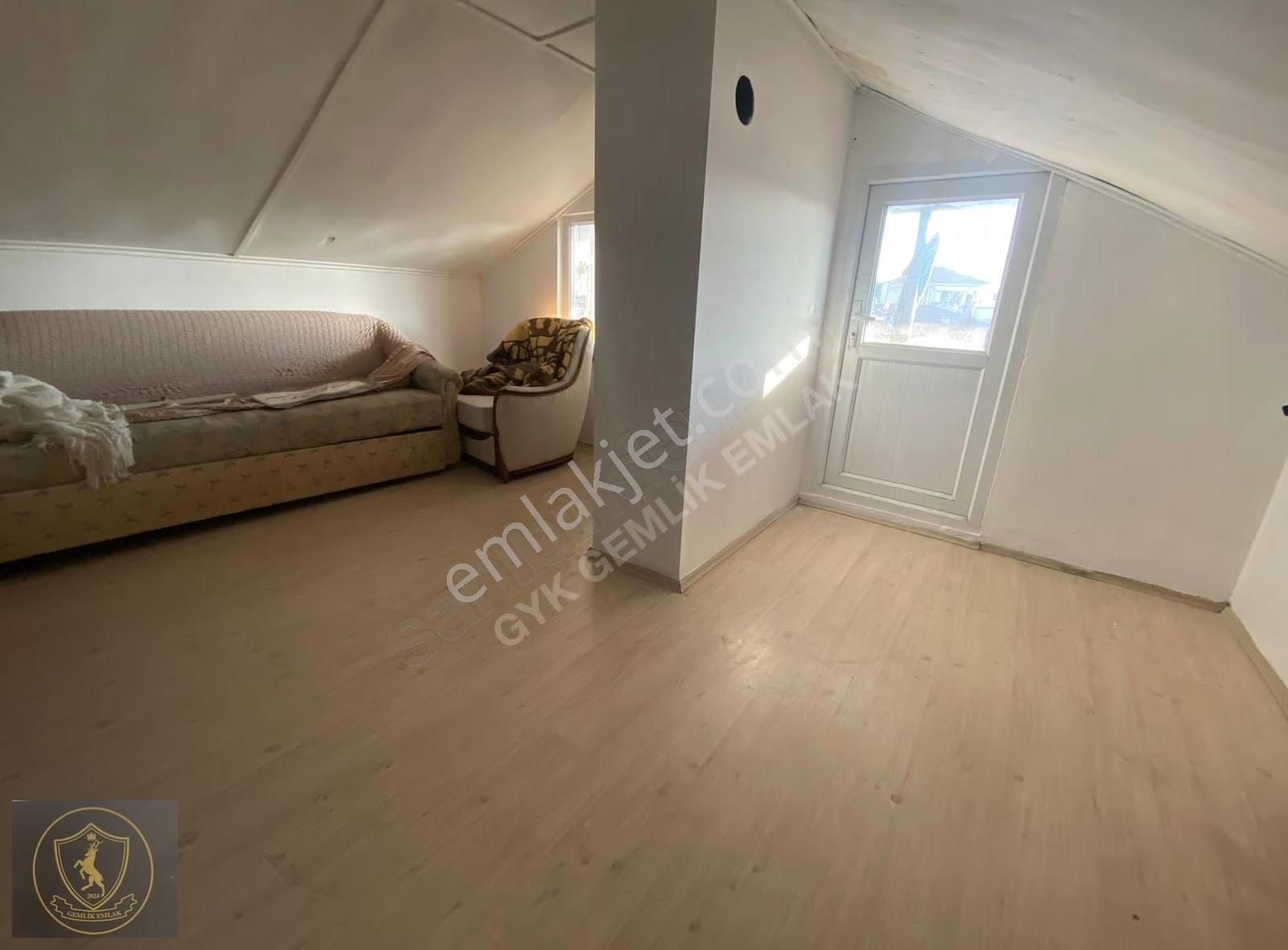 Gemlik Merkezde, Teraslı 2.5+1 Kiralık Daire - Görsel 10