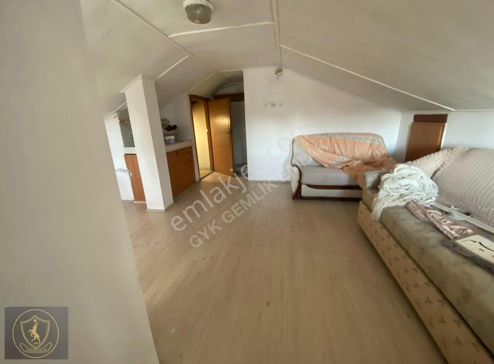 Gemlik Merkezde, Teraslı 2.5+1 Kiralık Daire - Görsel 16