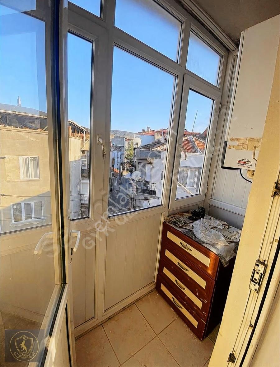 Gemlik Merkezde, Teraslı 2.5+1 Kiralık Daire - Görsel 11