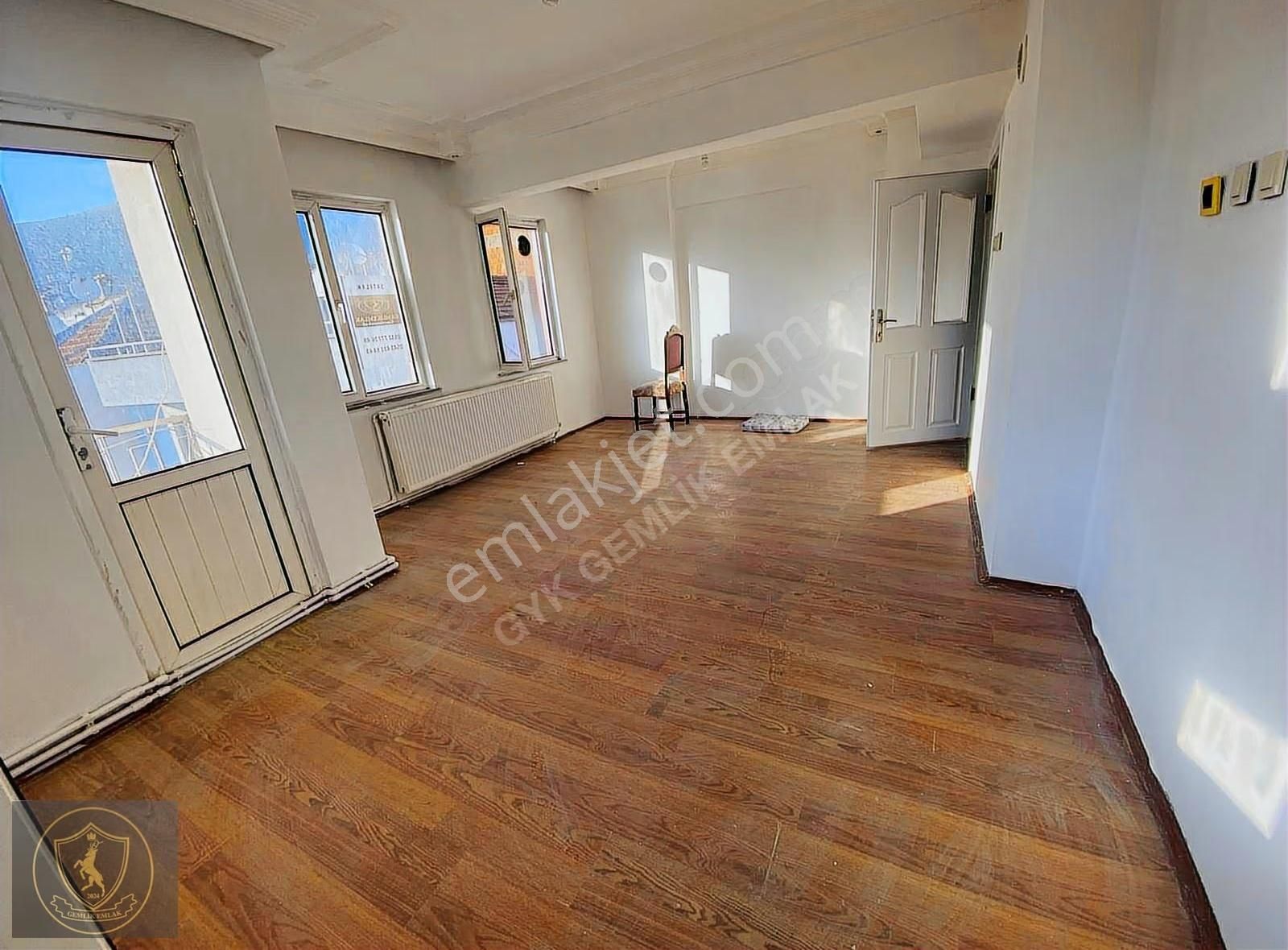 Gemlik Merkezde, Teraslı 2.5+1 Kiralık Daire - Görsel 14