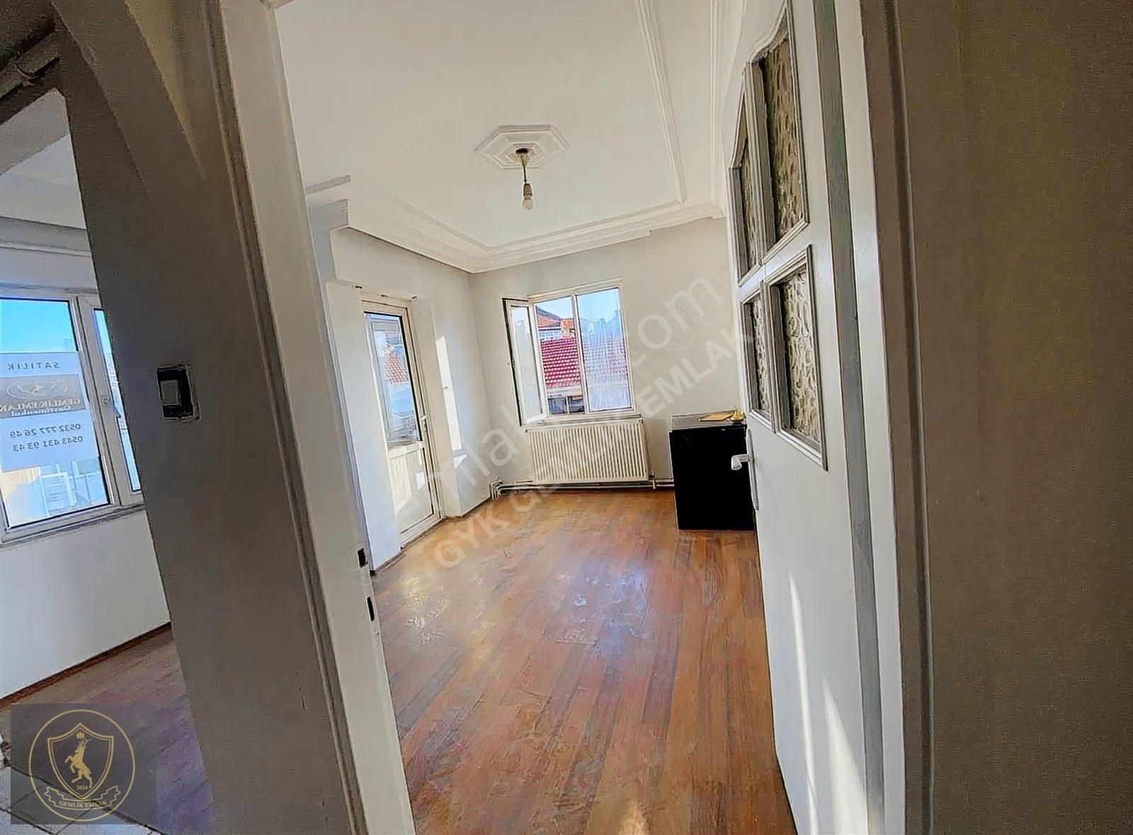 Gemlik Merkezde, Teraslı 2.5+1 Kiralık Daire - Görsel 7