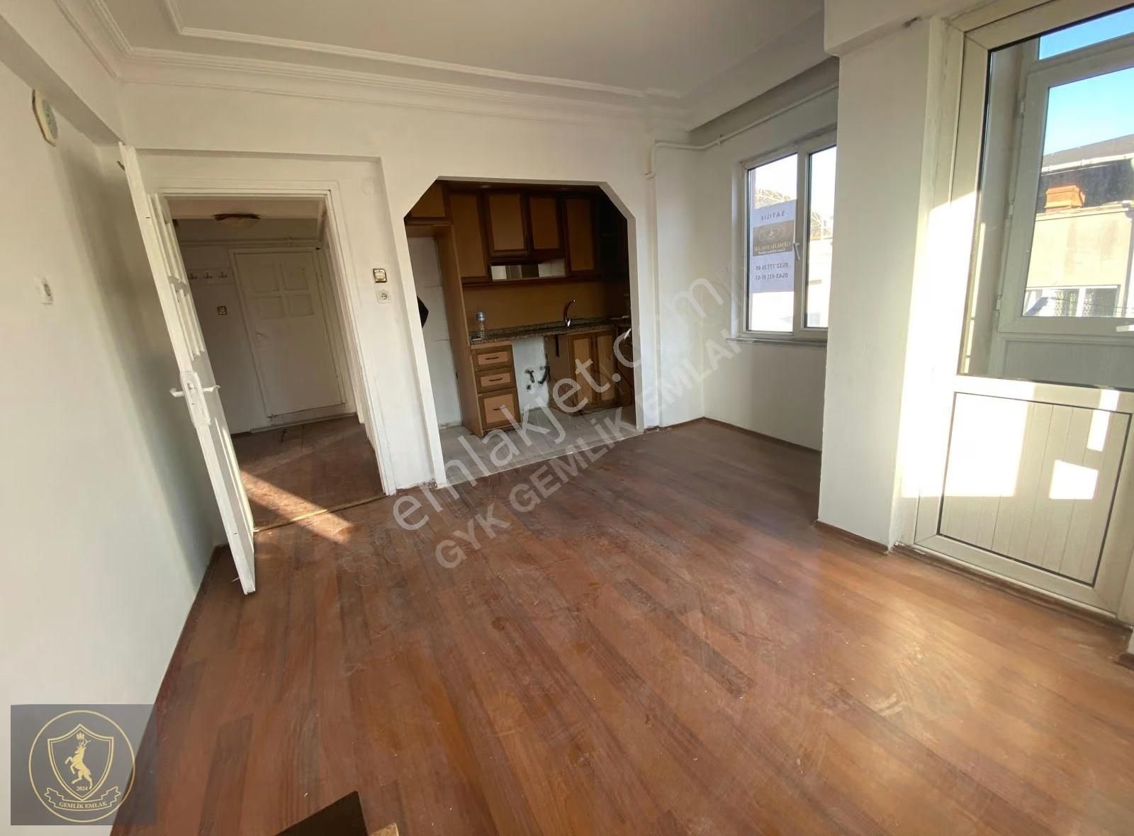 Gemlik Merkezde, Teraslı 2.5+1 Kiralık Daire - Görsel 2